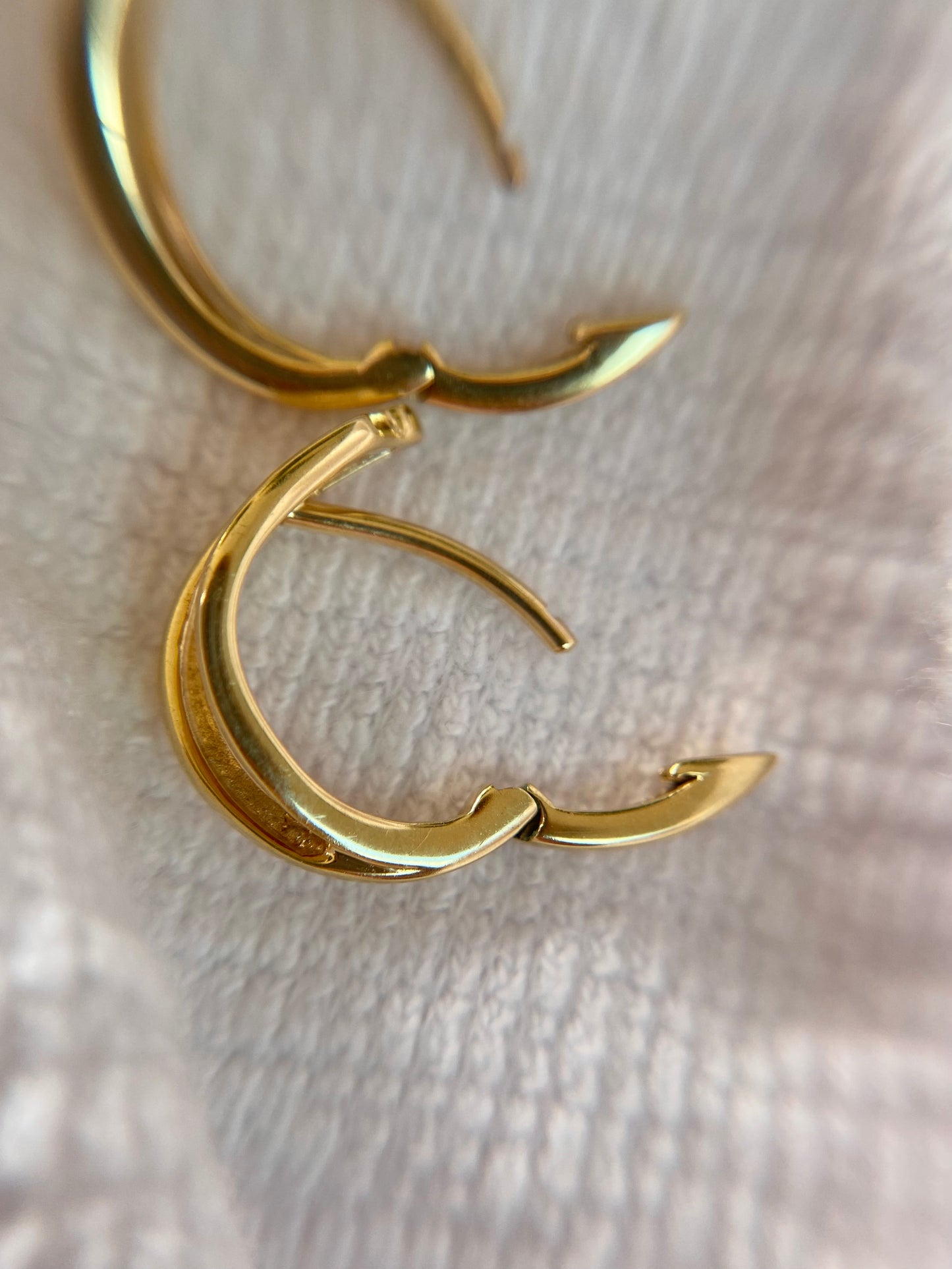 Preloved 9ct Gold Huggie Hoop Earrings