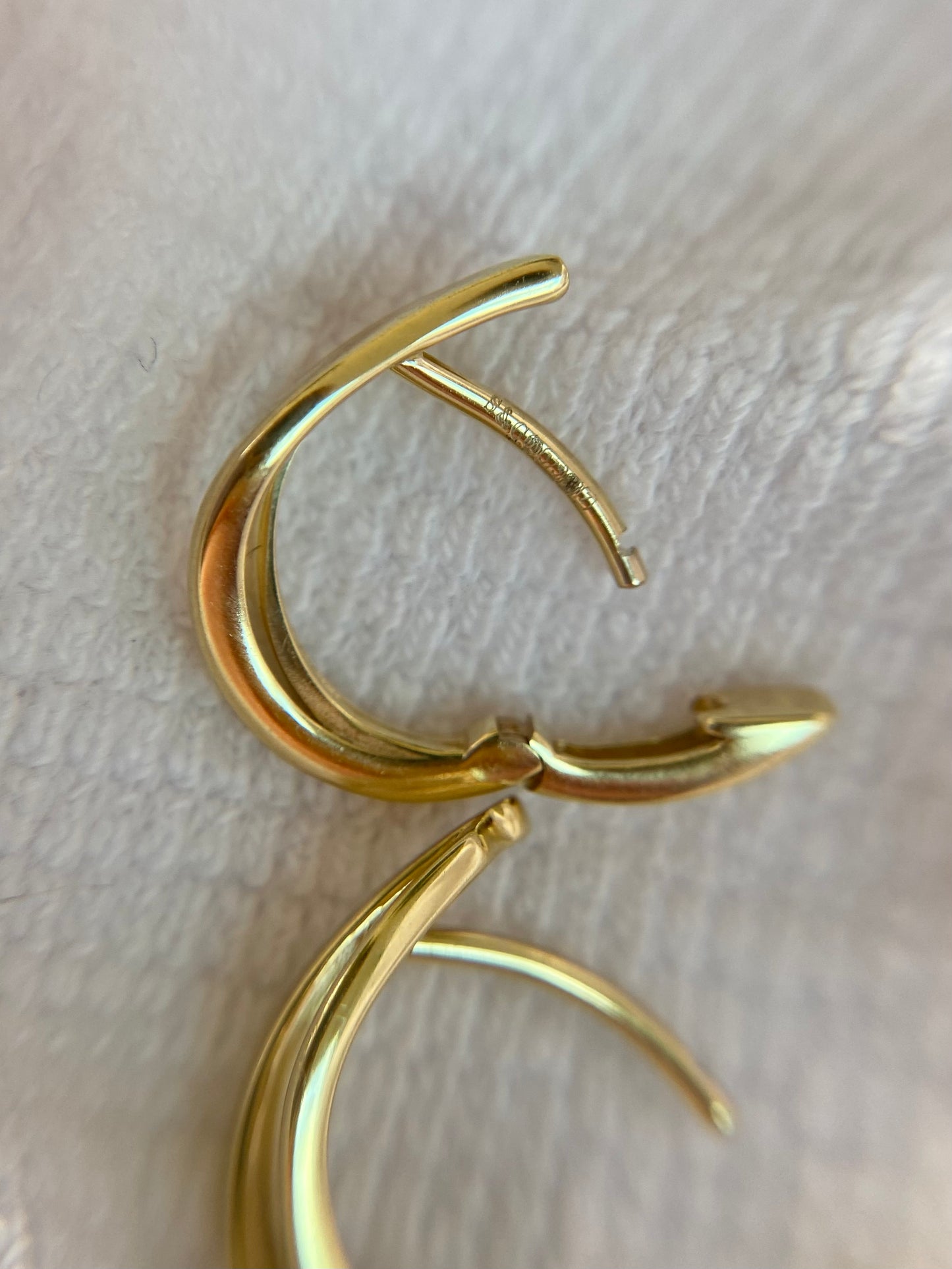 Preloved 9ct Gold Huggie Hoop Earrings