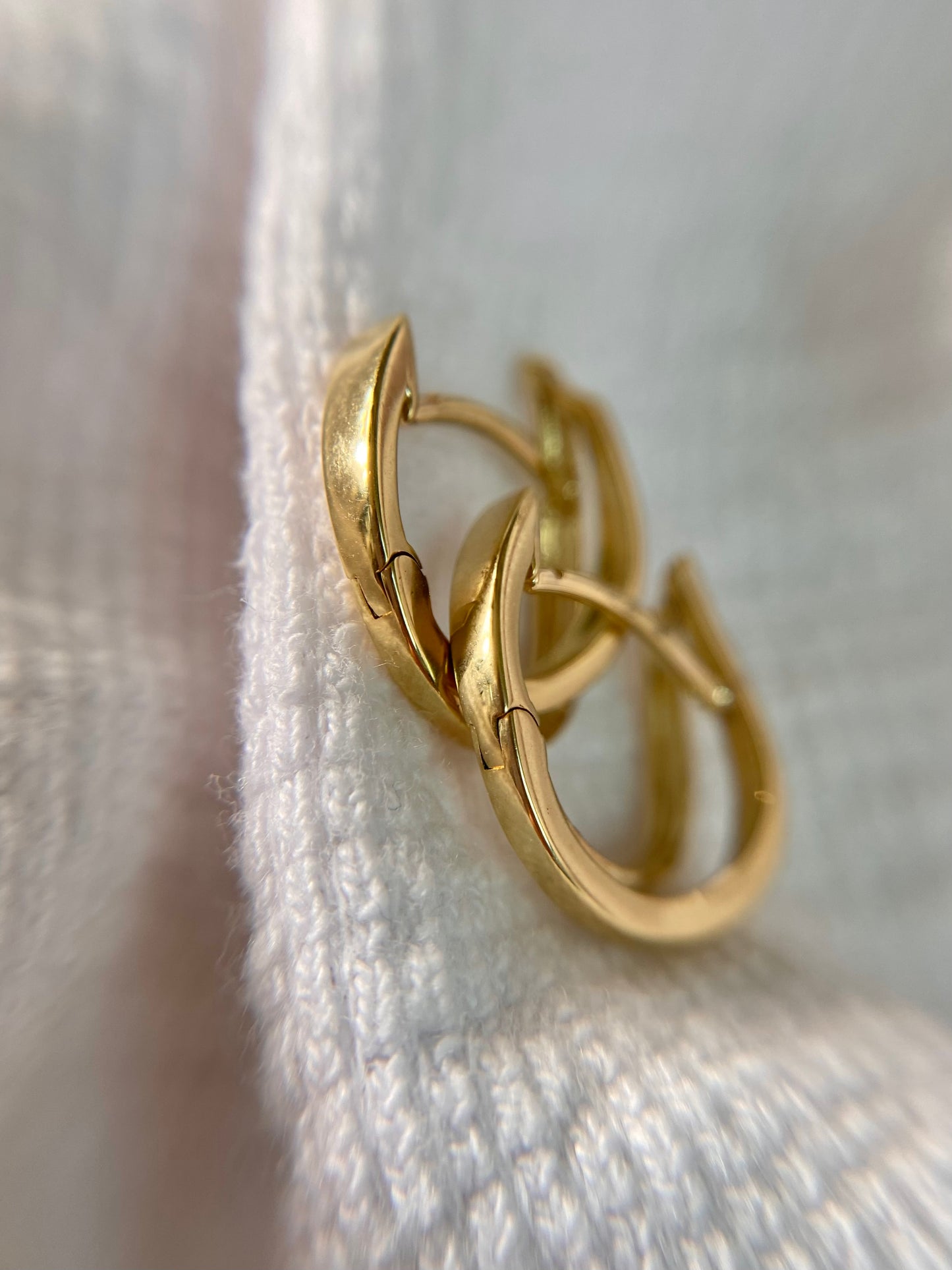 Preloved 9ct Gold Huggie Hoop Earrings