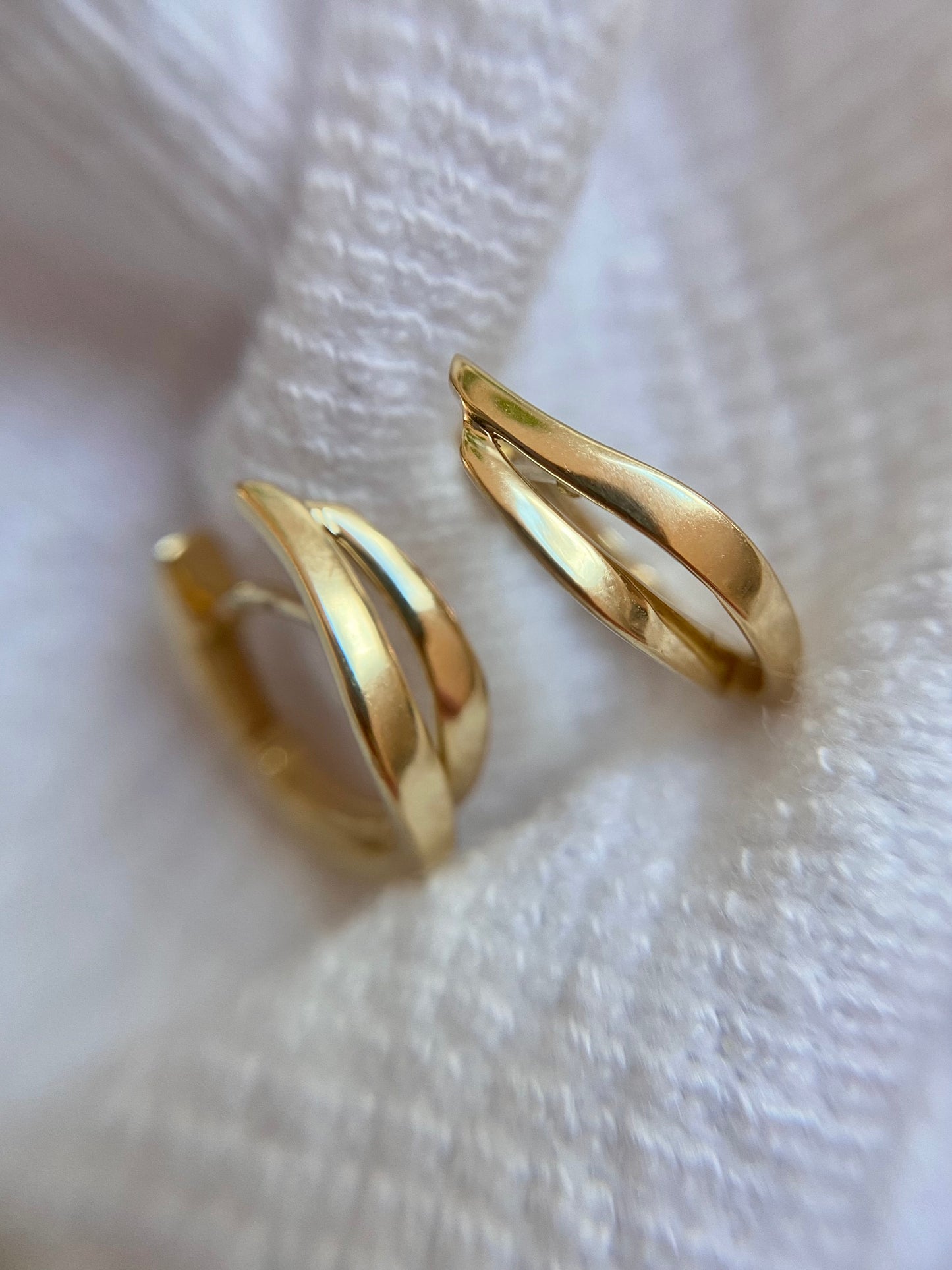 Preloved 9ct Gold Huggie Hoop Earrings