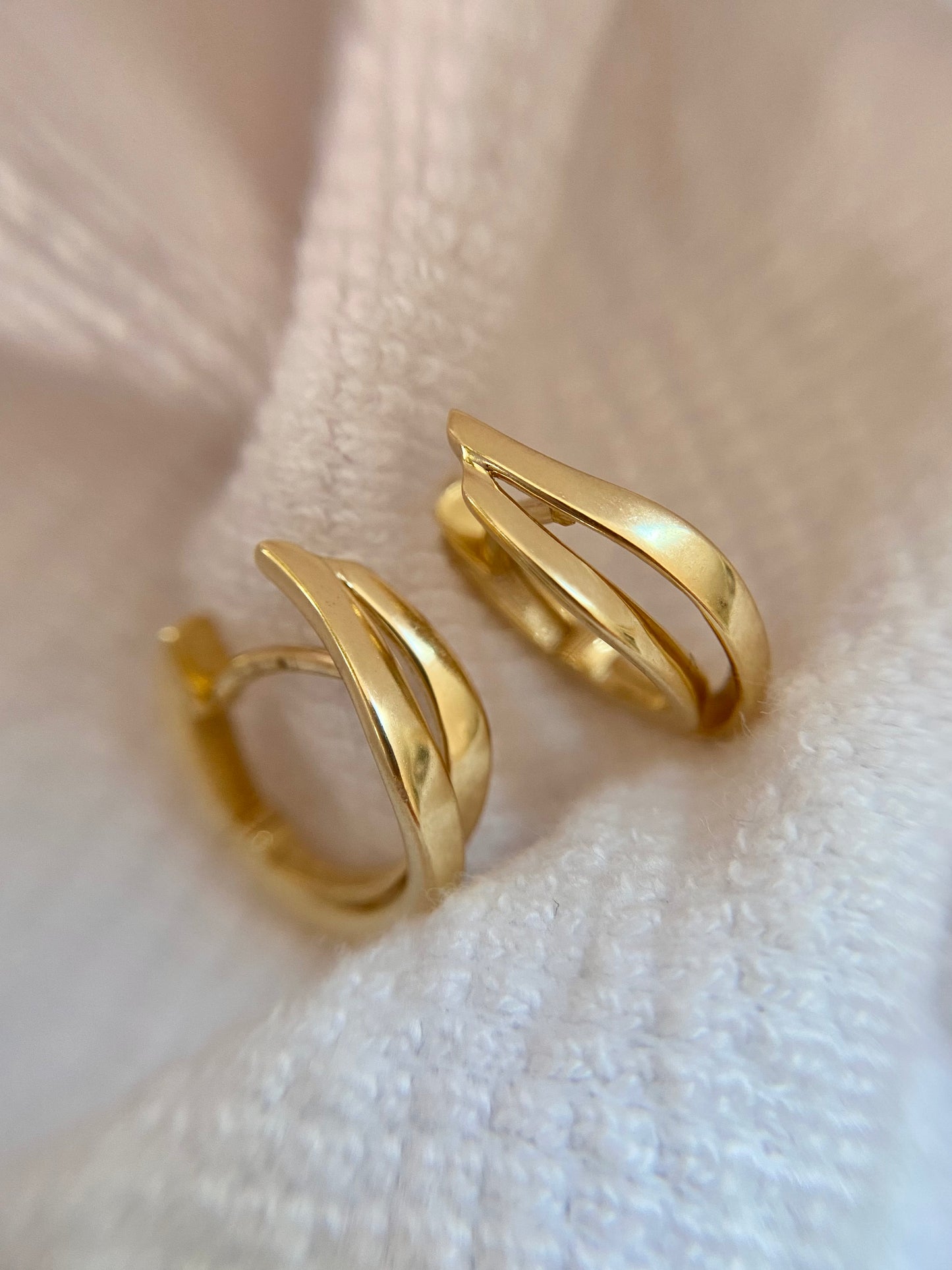 Preloved 9ct Gold Huggie Hoop Earrings