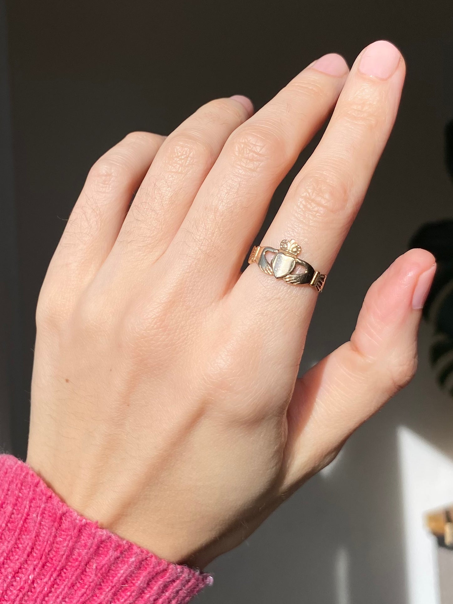 Vintage 9ct Gold Claddagh Ring