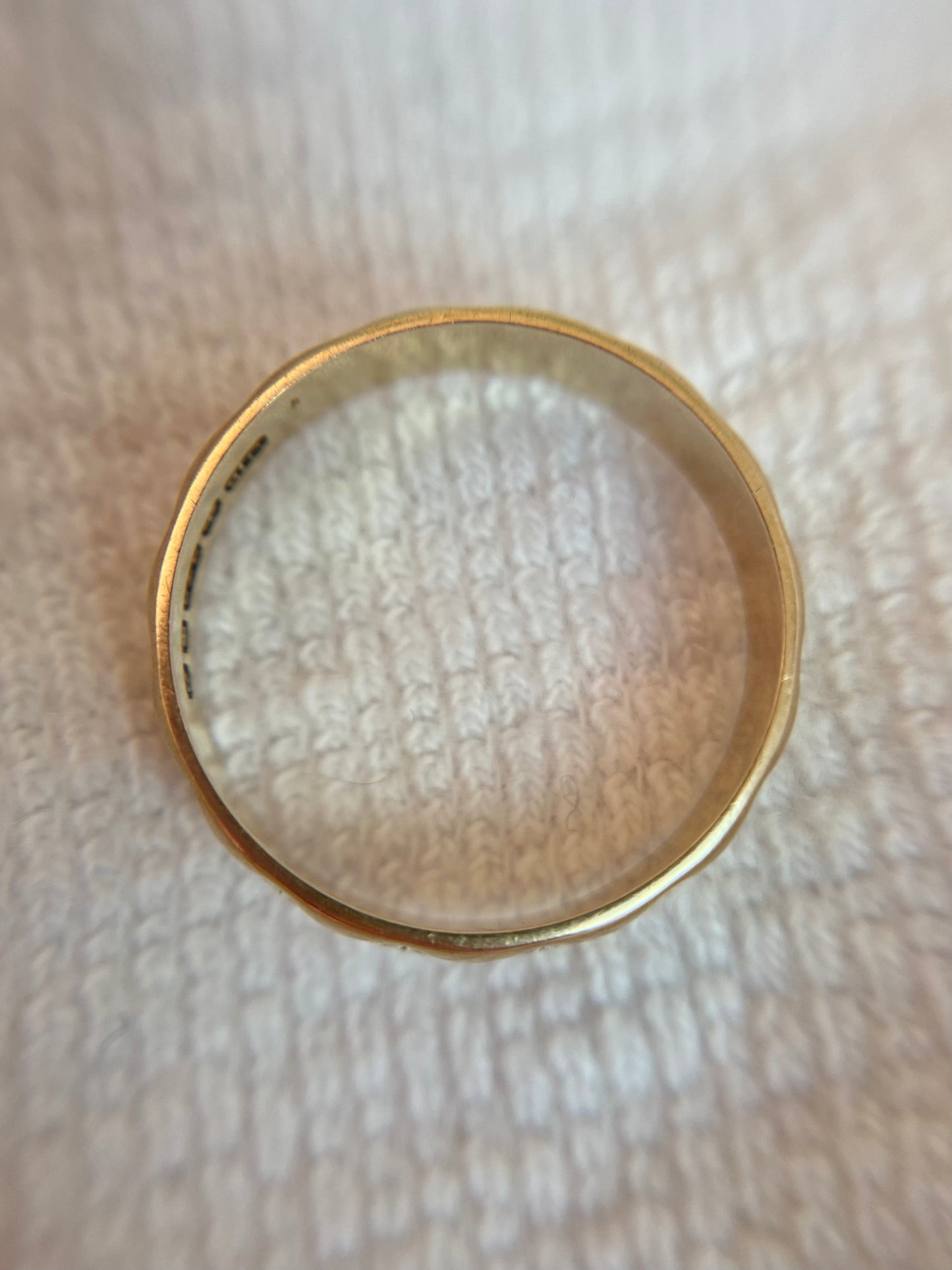 Vintage 9ct Gold Pretty Starry Band