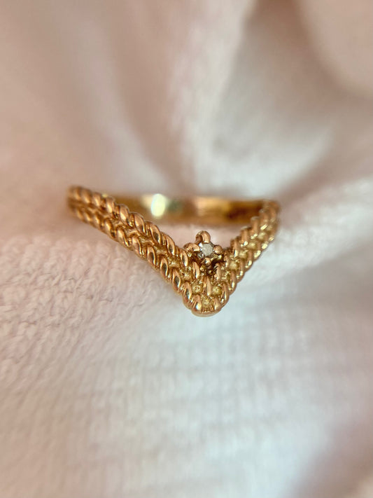 Vintage 9ct Gold Diamond Rope Wishbone Ring