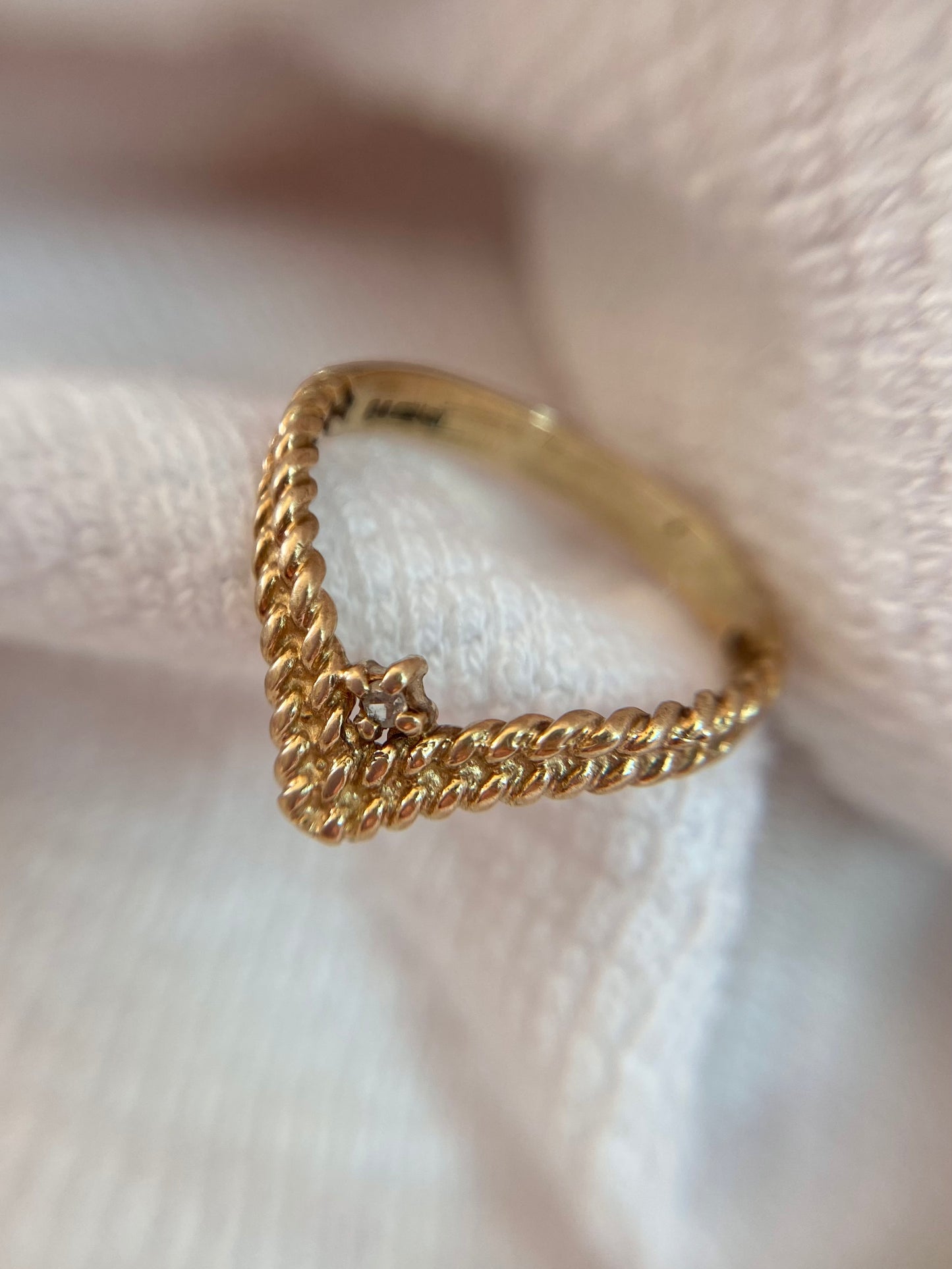 Vintage 9ct Gold Diamond Rope Wishbone Ring