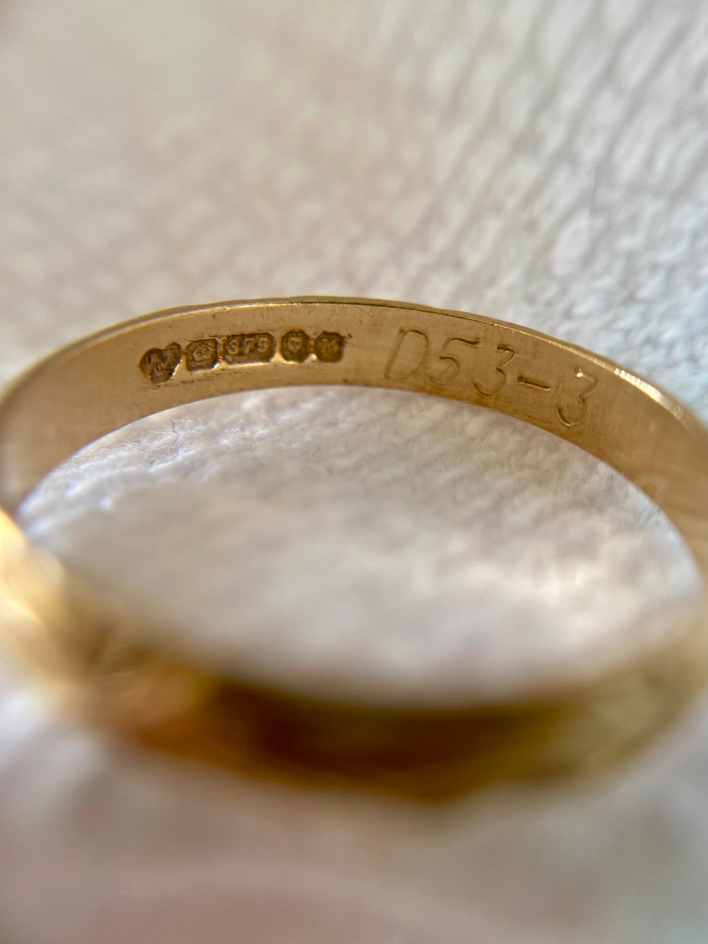 Vintage 9ct Gold Starry Band