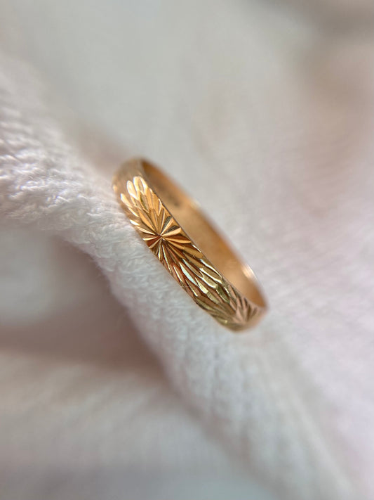 Vintage 9ct Gold Starry Band