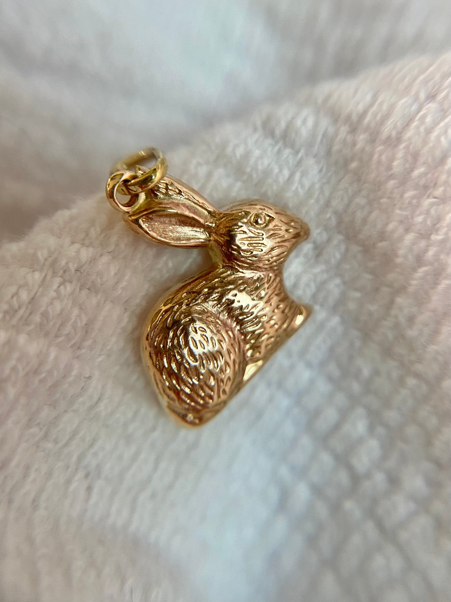 Preloved 9ct Gold Small Bunny Pendant