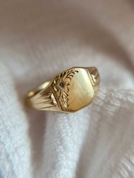Vintage 9ct Gold Floral Signet Ring