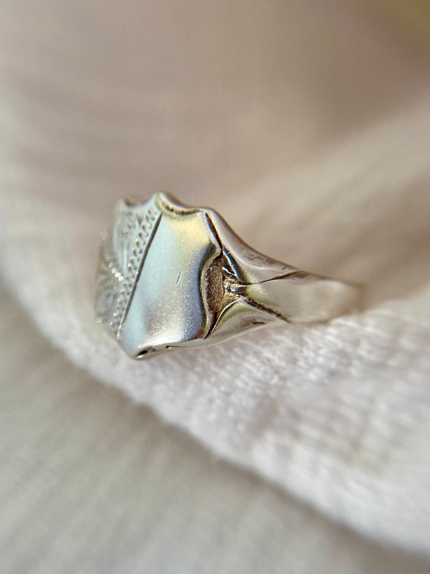 Preloved Silver Shield Ring