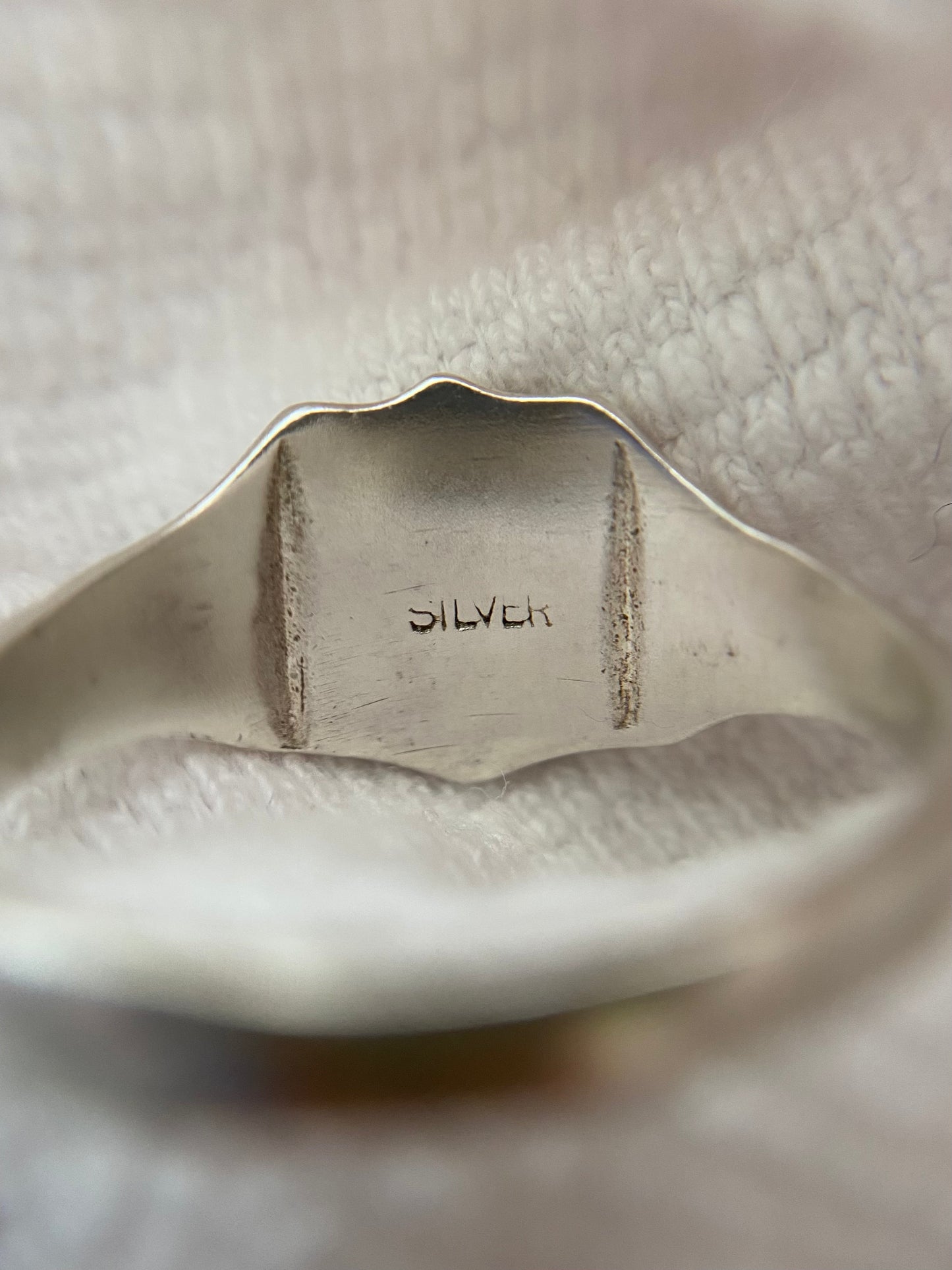 Preloved Silver Shield Ring