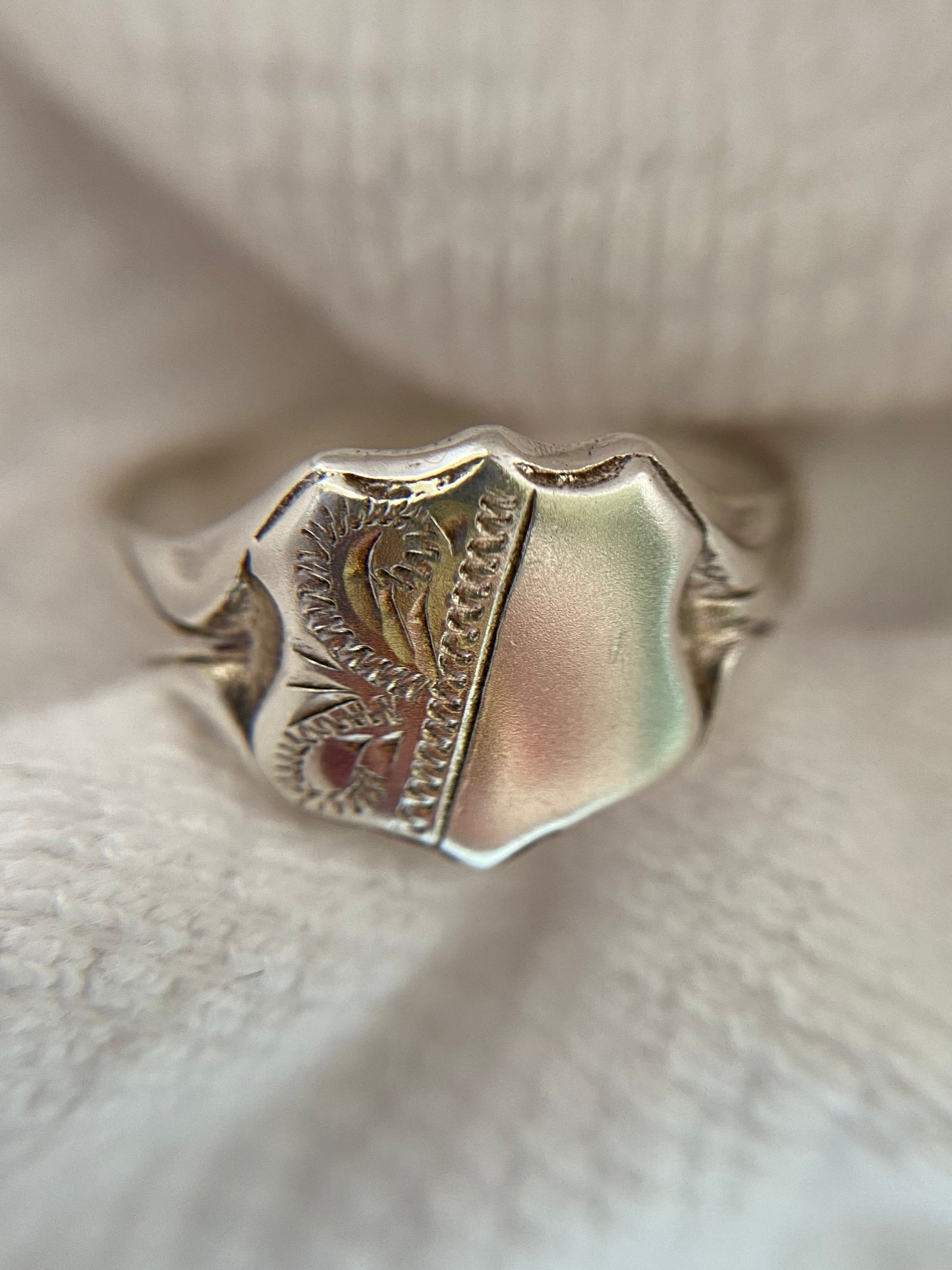 Preloved Silver Shield Ring