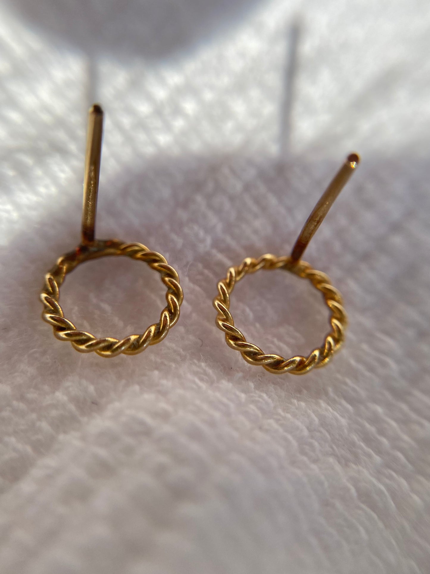 Vintage 9ct Gold Circle Studs