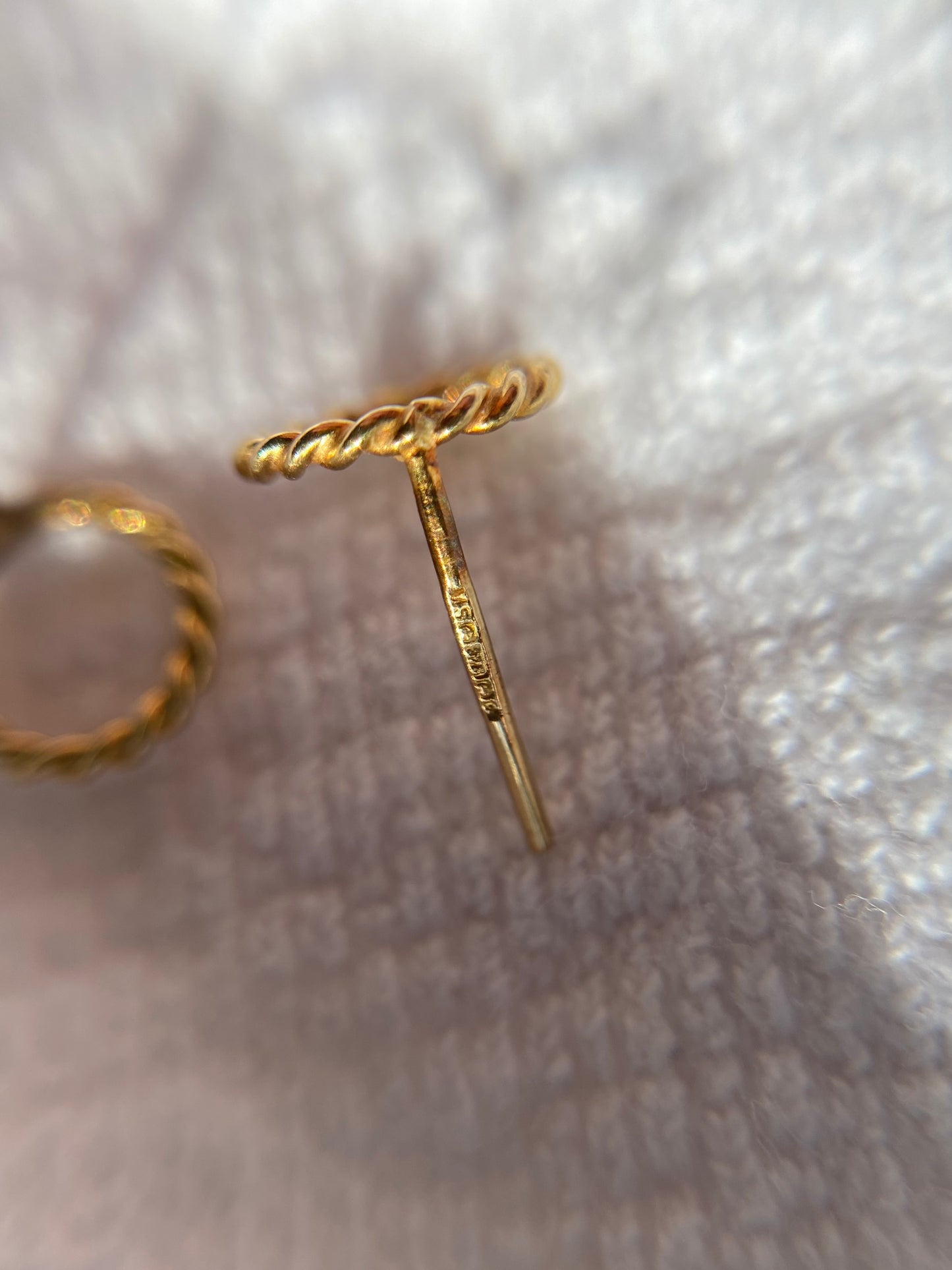 Vintage 9ct Gold Circle Studs