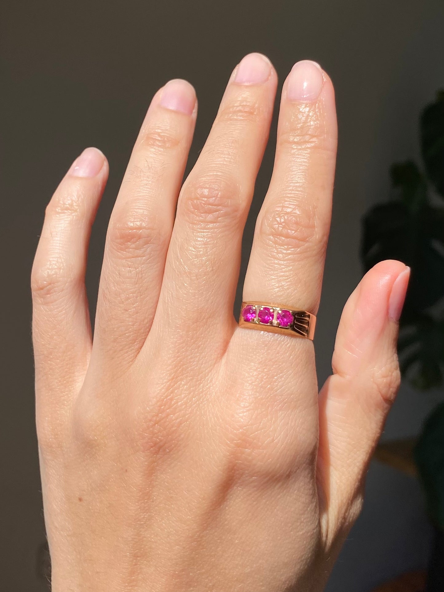 Vintage 14ct Gold Pink Sapphire Trilogy Ring