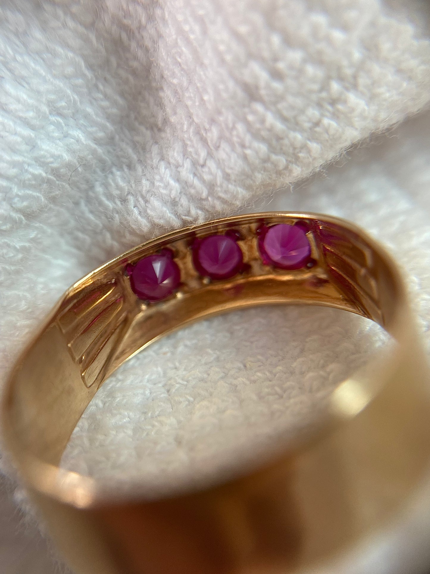 Vintage 14ct Gold Pink Sapphire Trilogy Ring