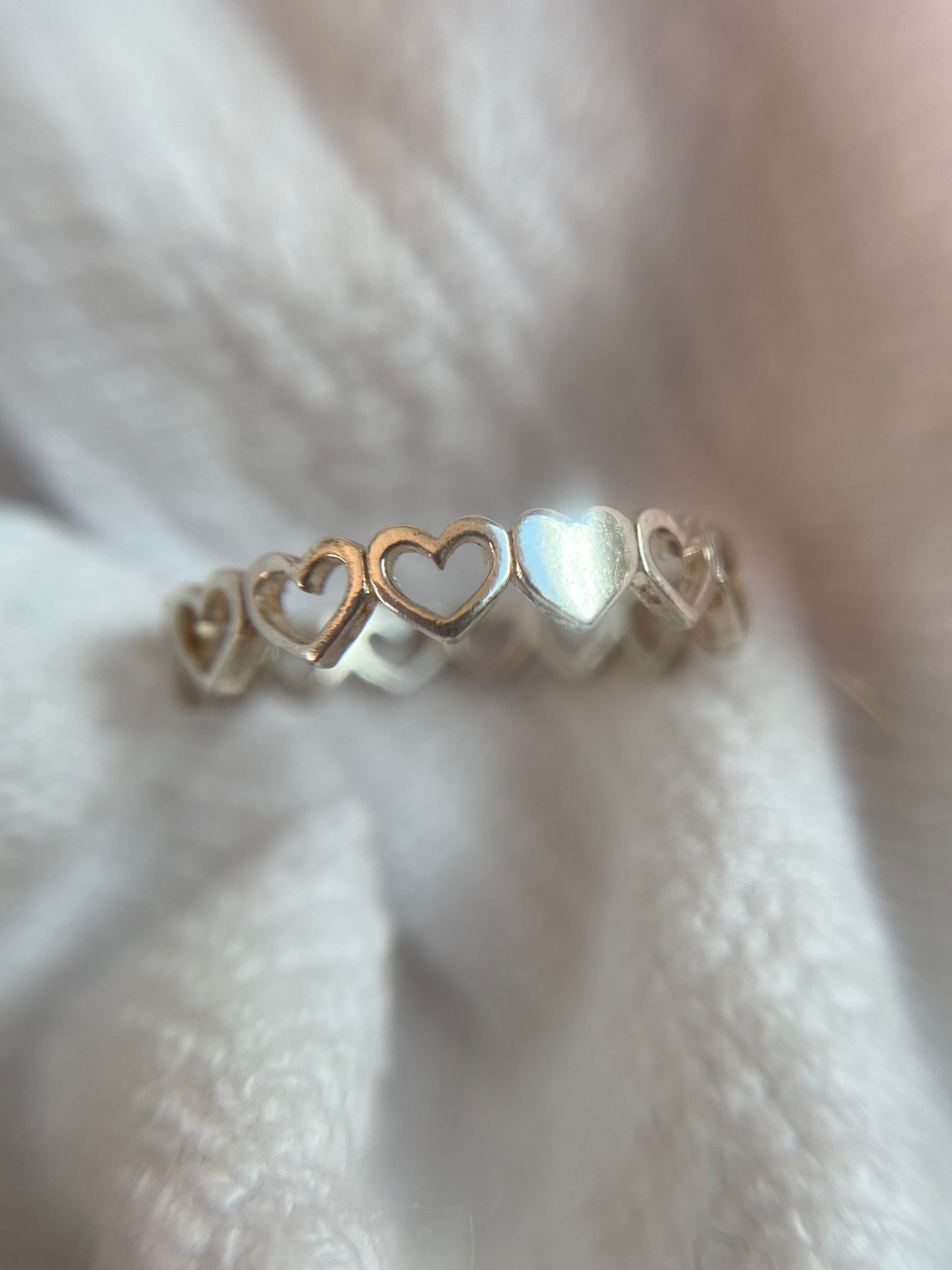 Preloved Silver Hearts Ring