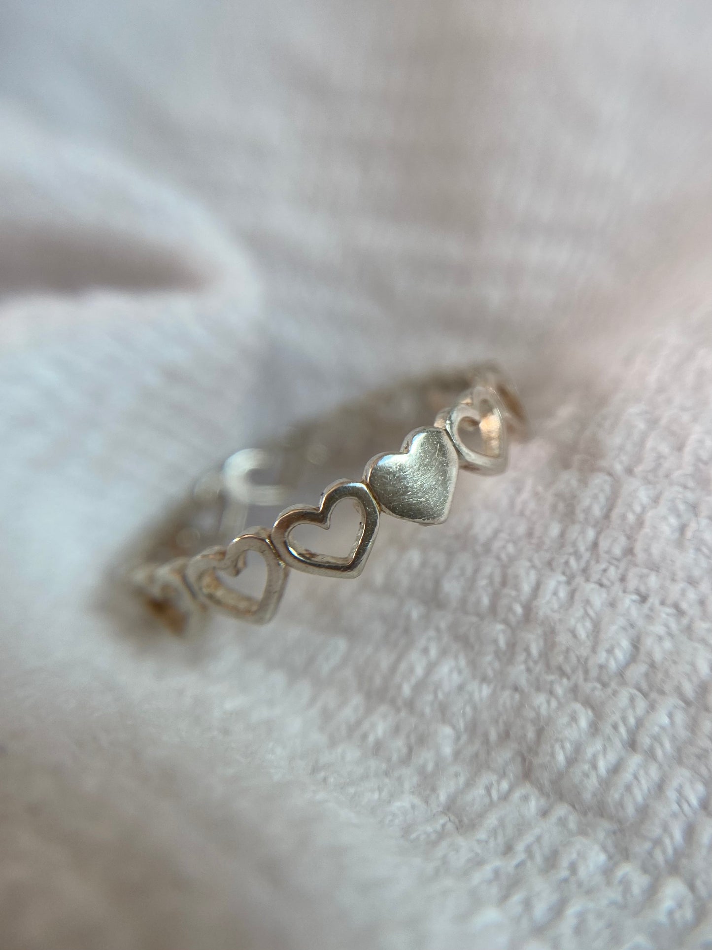 Preloved Silver Hearts Ring