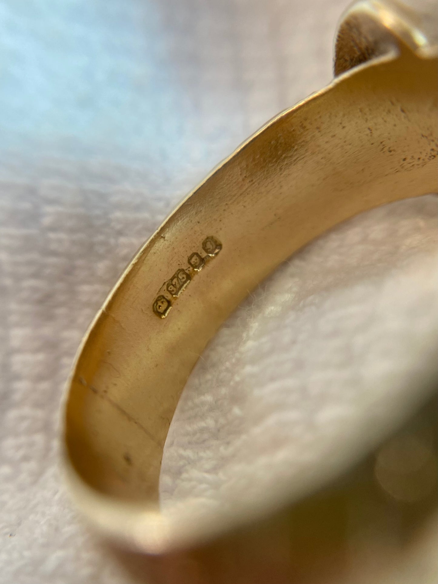 Vintage 9ct Gold Floral Buckle Ring