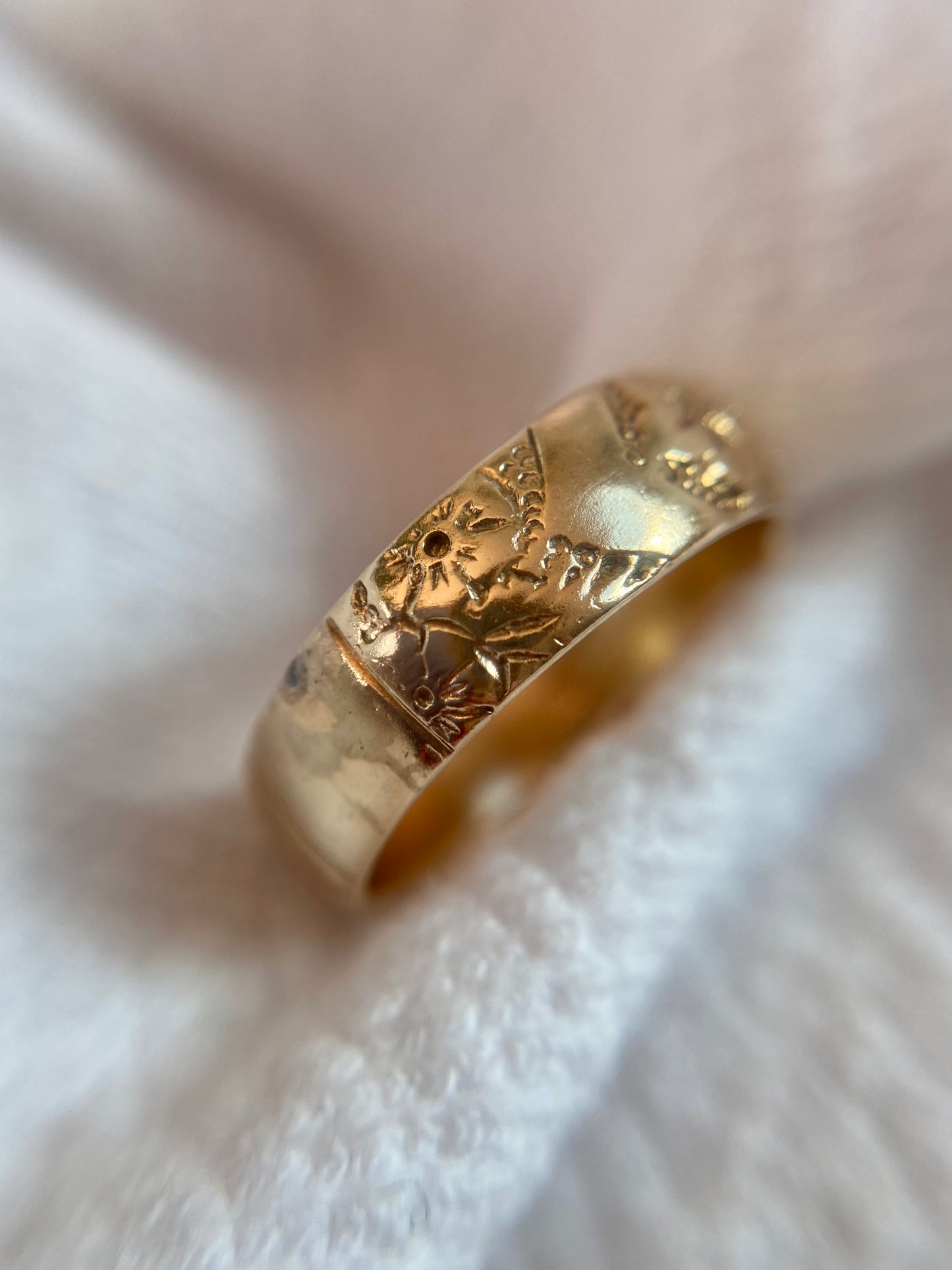 Vintage 9ct Gold Floral Buckle Ring