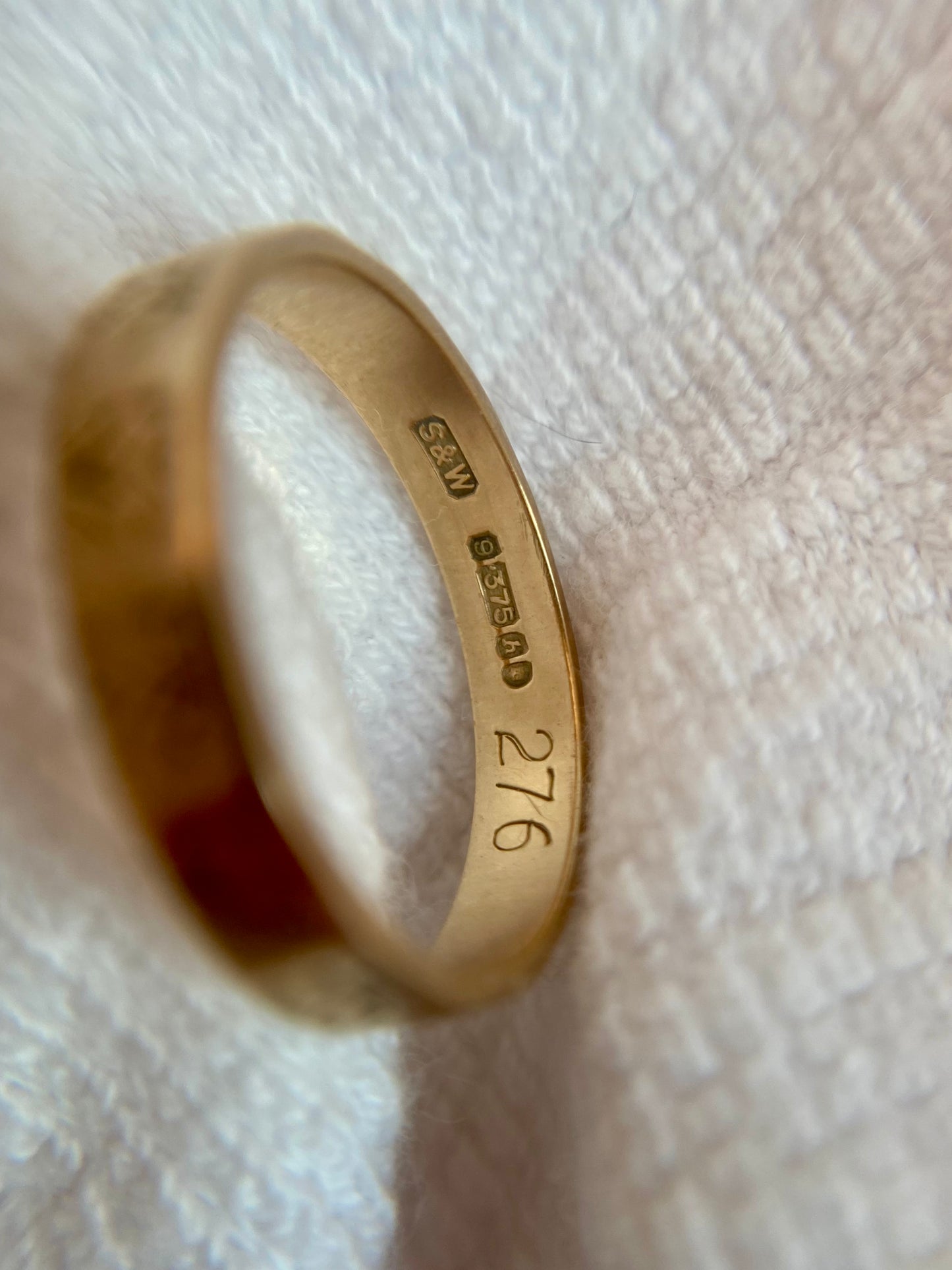 Vintage 9ct Gold Patterned Band