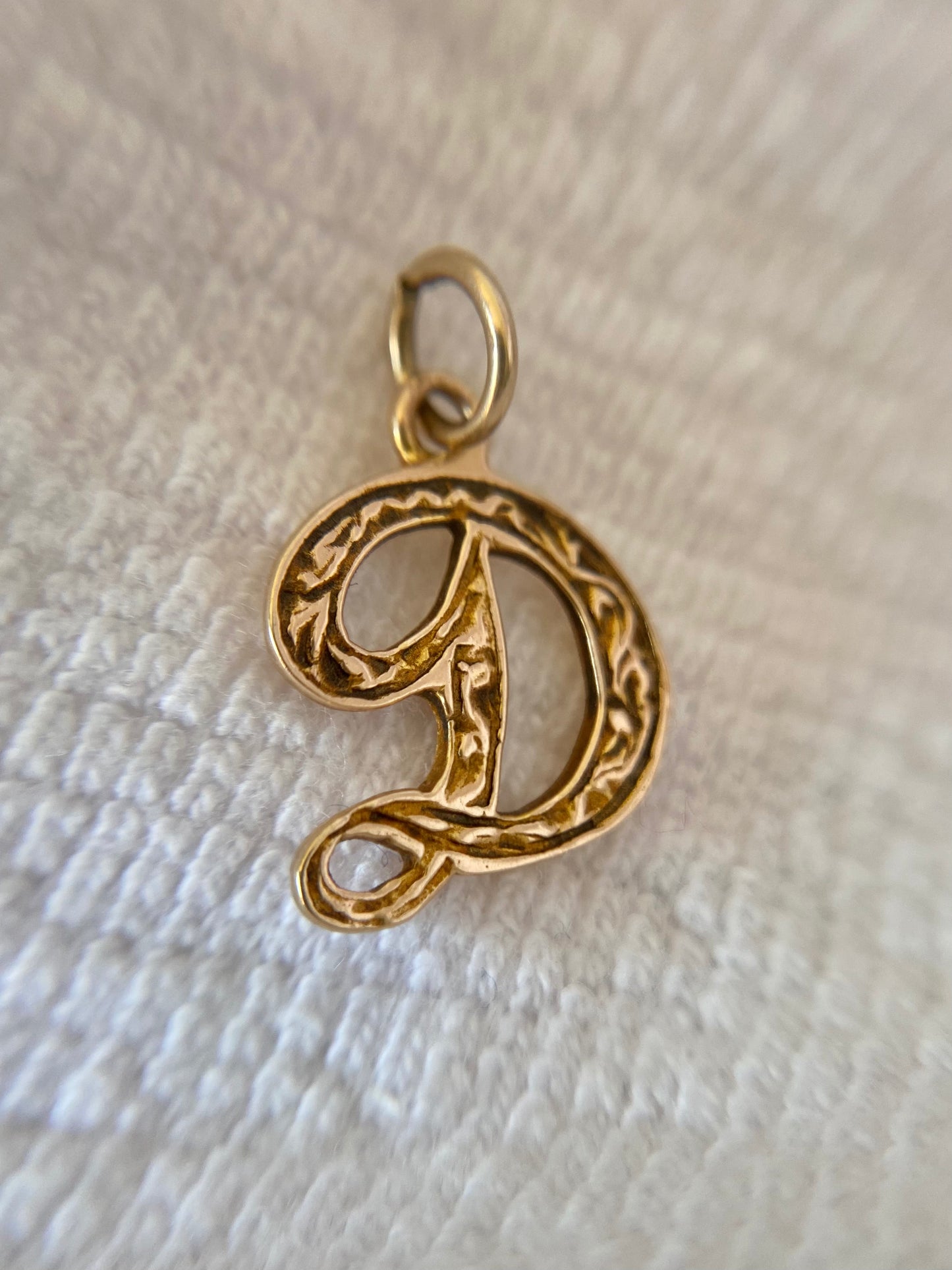 Vintage 9ct Gold Patterned Letter D Pendant