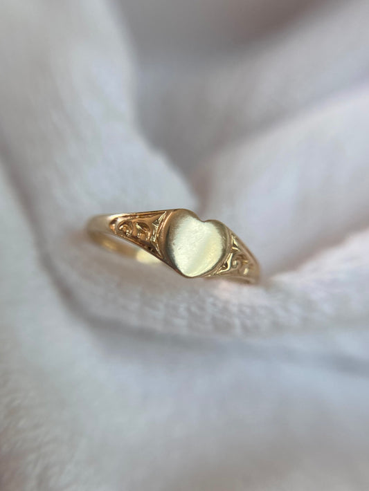 Vintage 9ct Gold Dainty Heart Pinky Ring