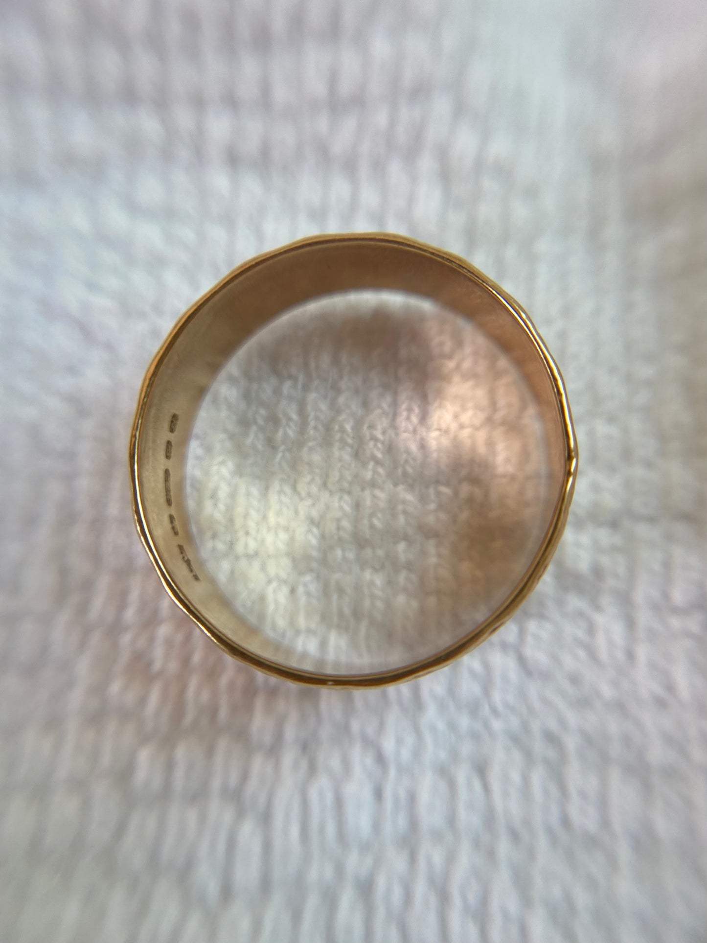 Vintage 9ct Gold Kisses Band Pinky Ring