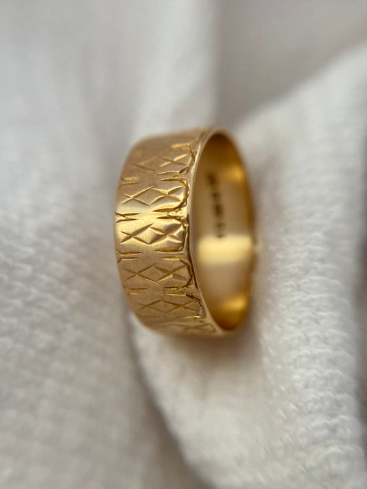 Vintage 9ct Gold Kisses Band Pinky Ring