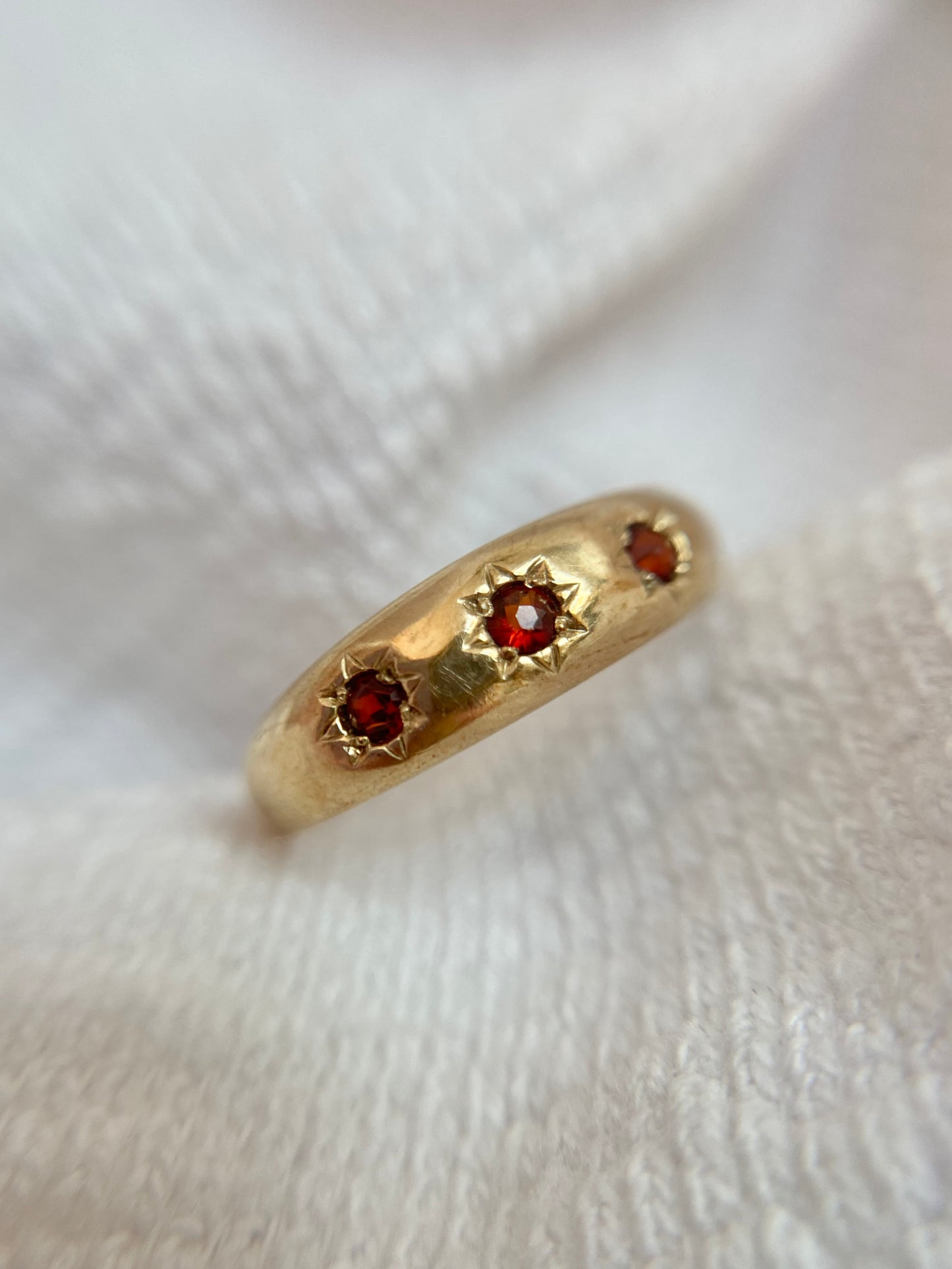 Vintage 9ct Gold Garnet Starburst Pinky Ring