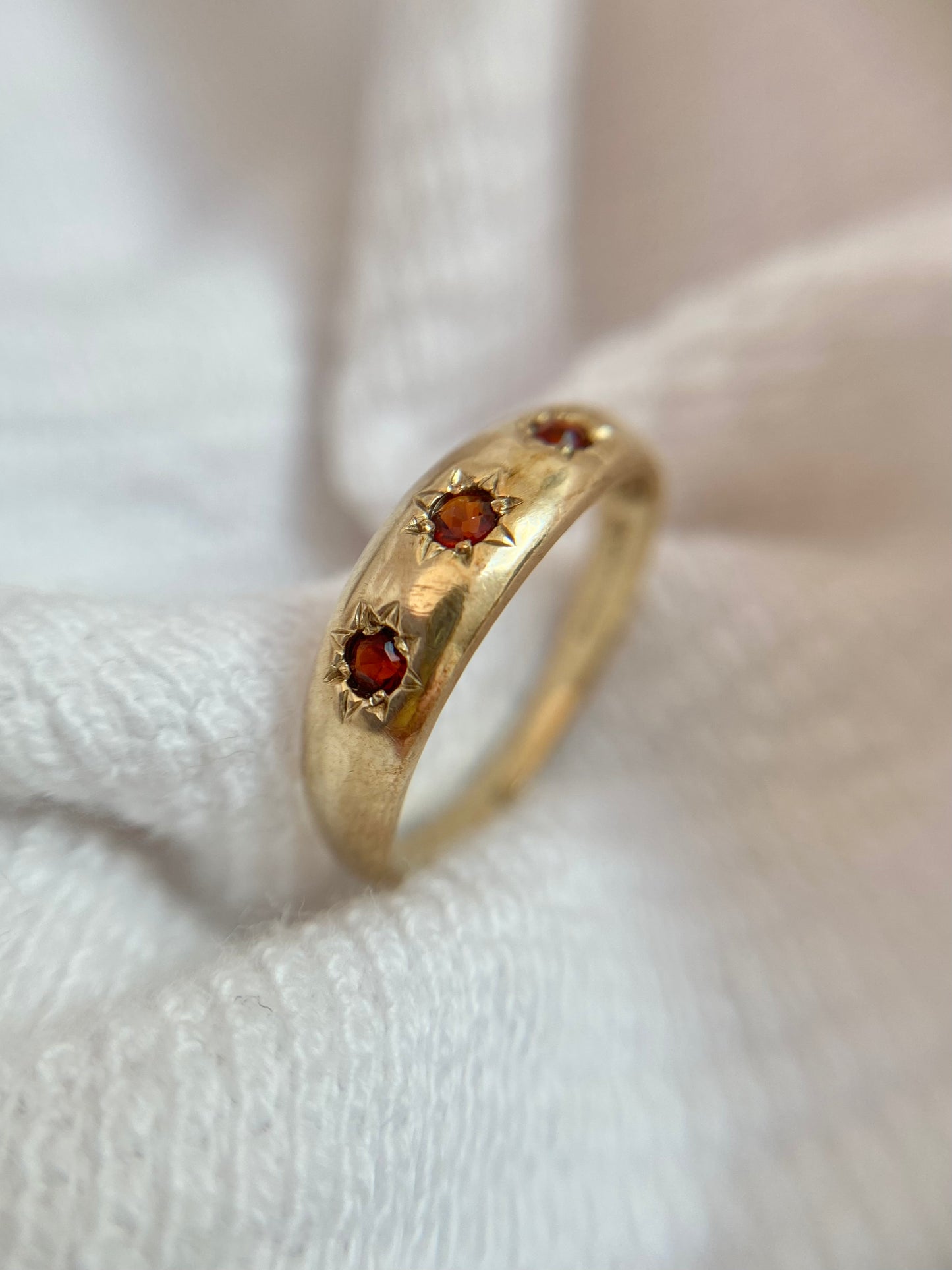 Vintage 9ct Gold Garnet Starburst Pinky Ring