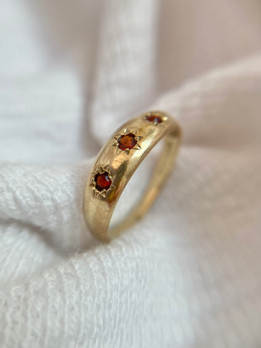 Vintage 9ct Gold Garnet Starburst Pinky Ring