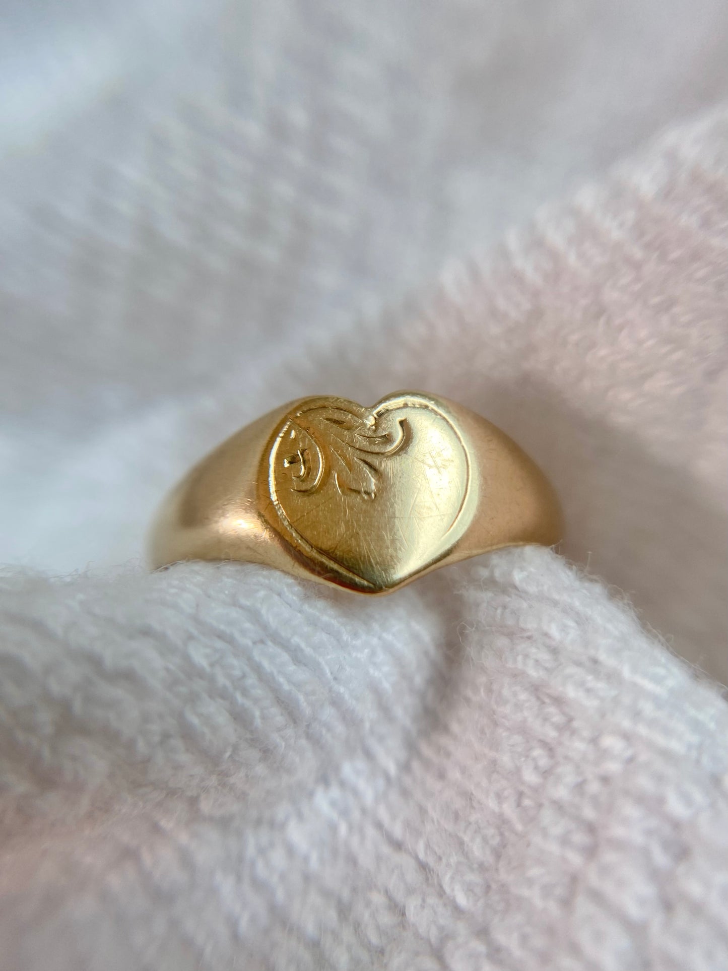 Vintage 9ct Gold Heart Pinky Ring