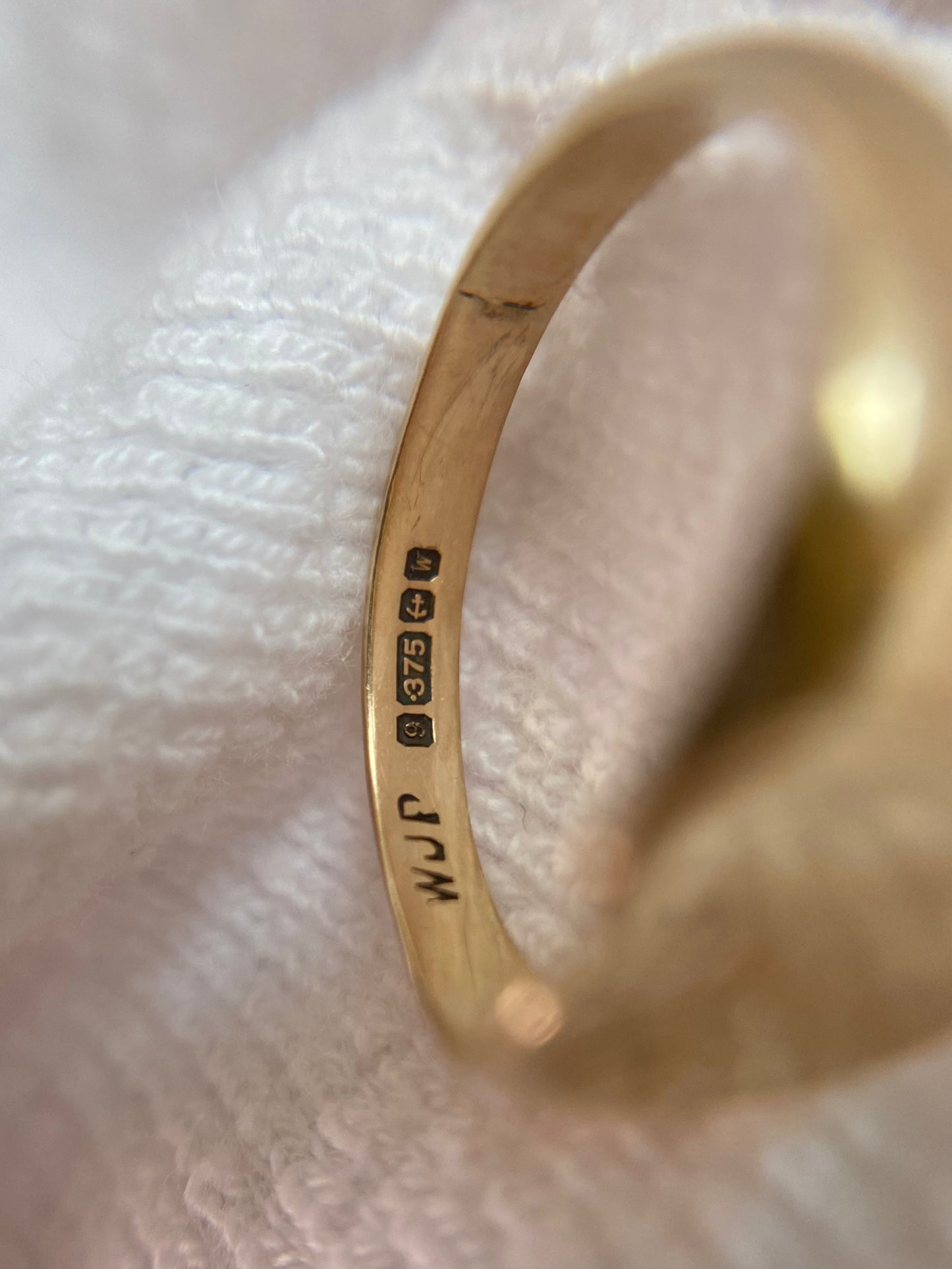 Vintage 9ct Gold Heart Pinky Ring