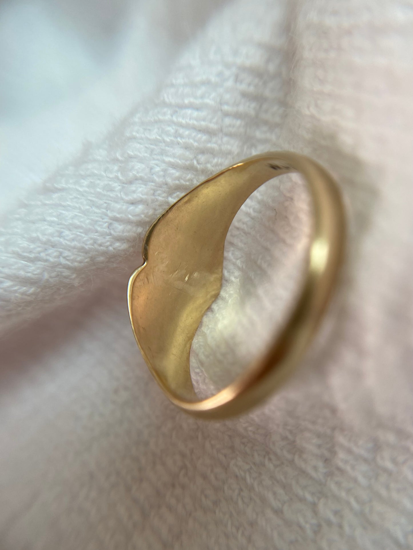 Vintage 9ct Gold Heart Pinky Ring