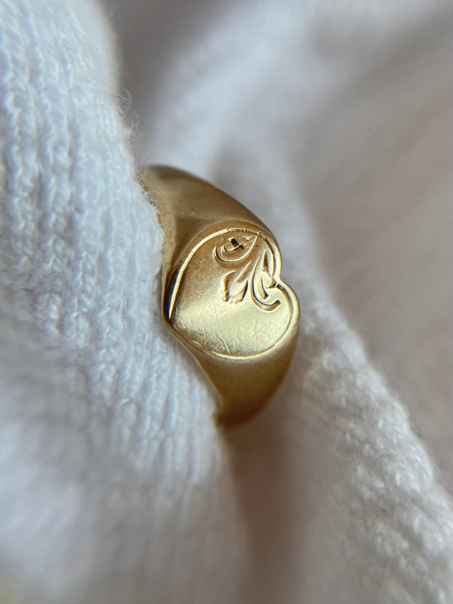 Vintage 9ct Gold Heart Pinky Ring