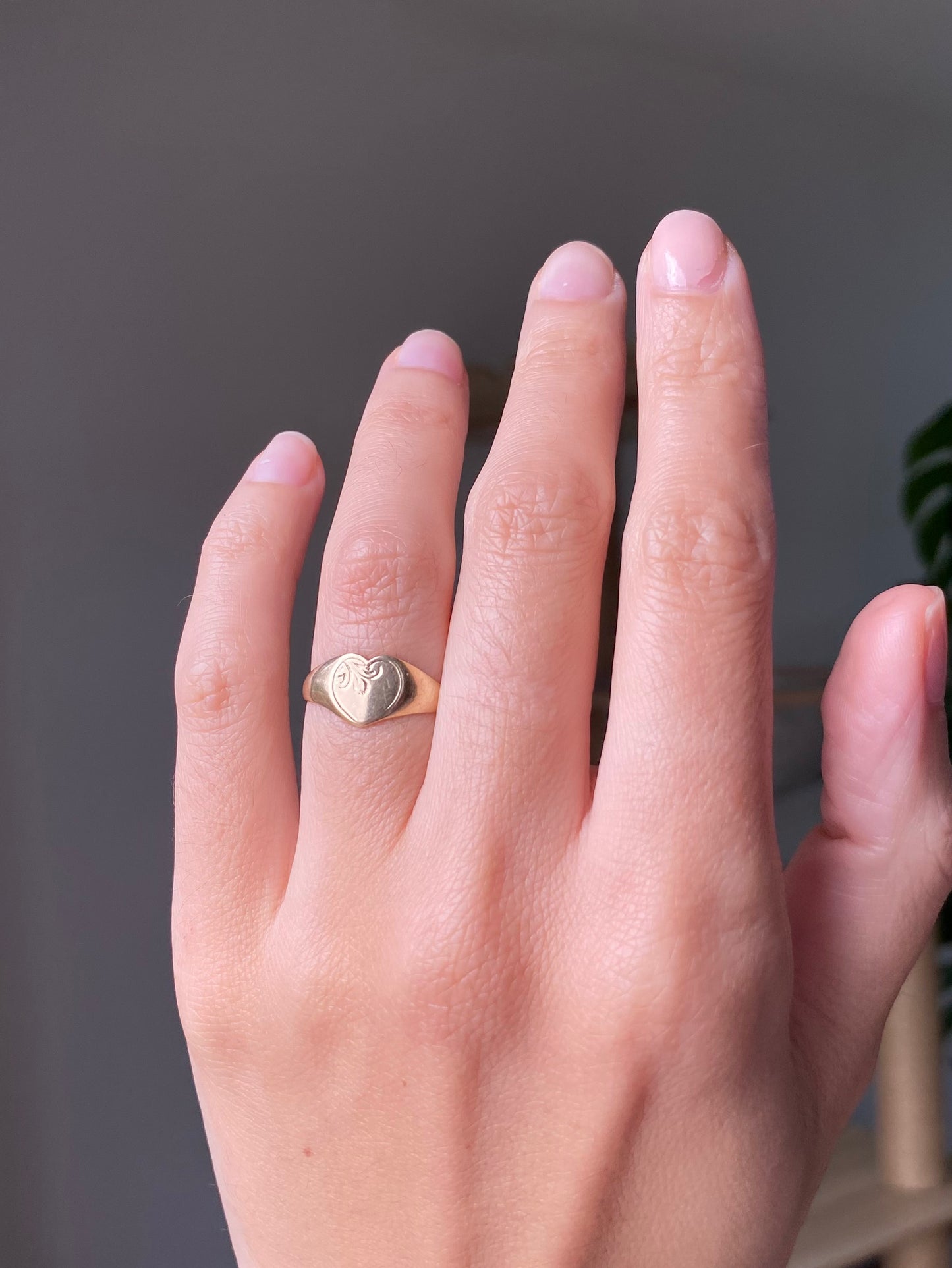 Vintage 9ct Gold Heart Pinky Ring