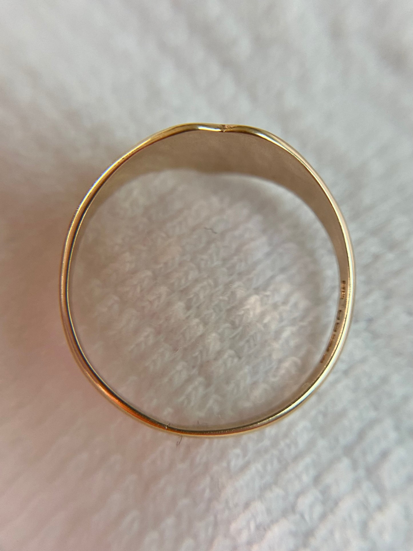 Vintage 9ct Gold Engraved Heart Pinky Ring