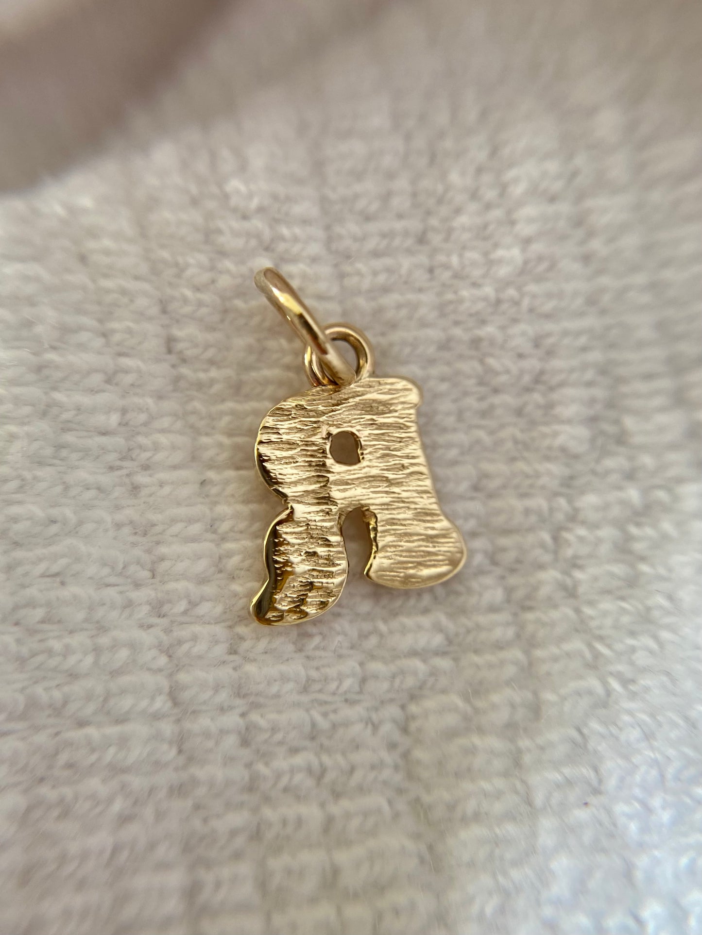 Preloved 9ct Gold Letter R Pendant