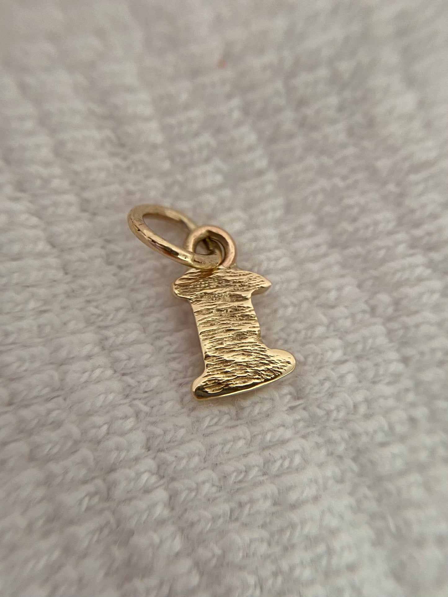 Preloved 9ct Gold Letter i Pendant