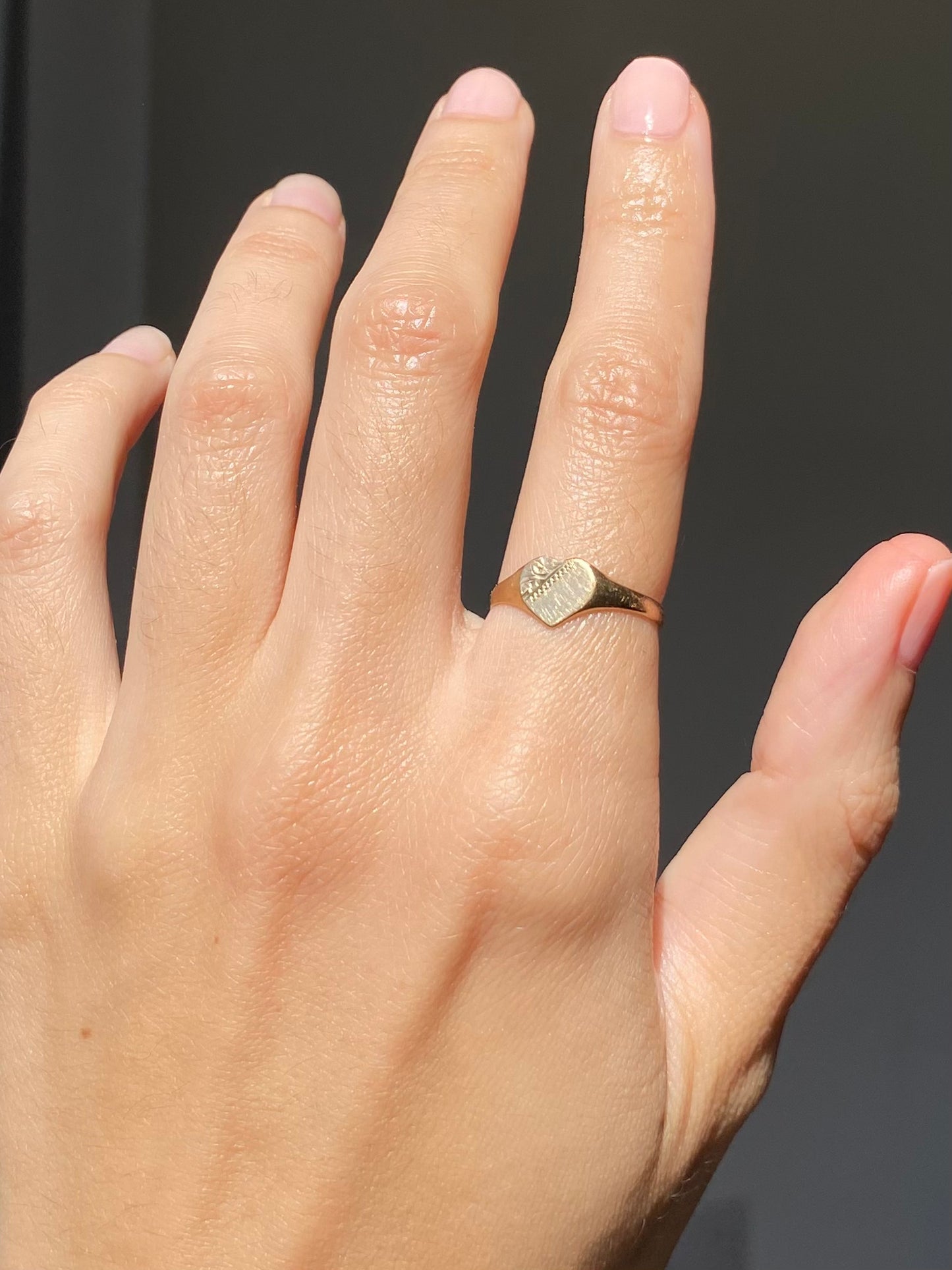 Vintage 9ct Gold Heart Signet Ring