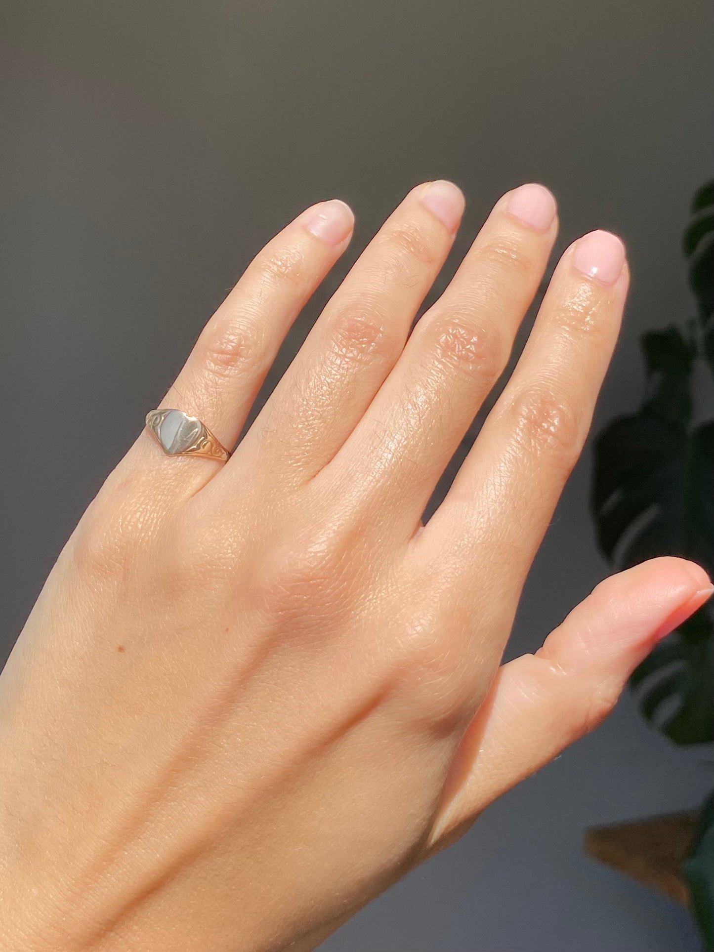 Vintage 9ct Gold Engraved Heart Pinky Ring