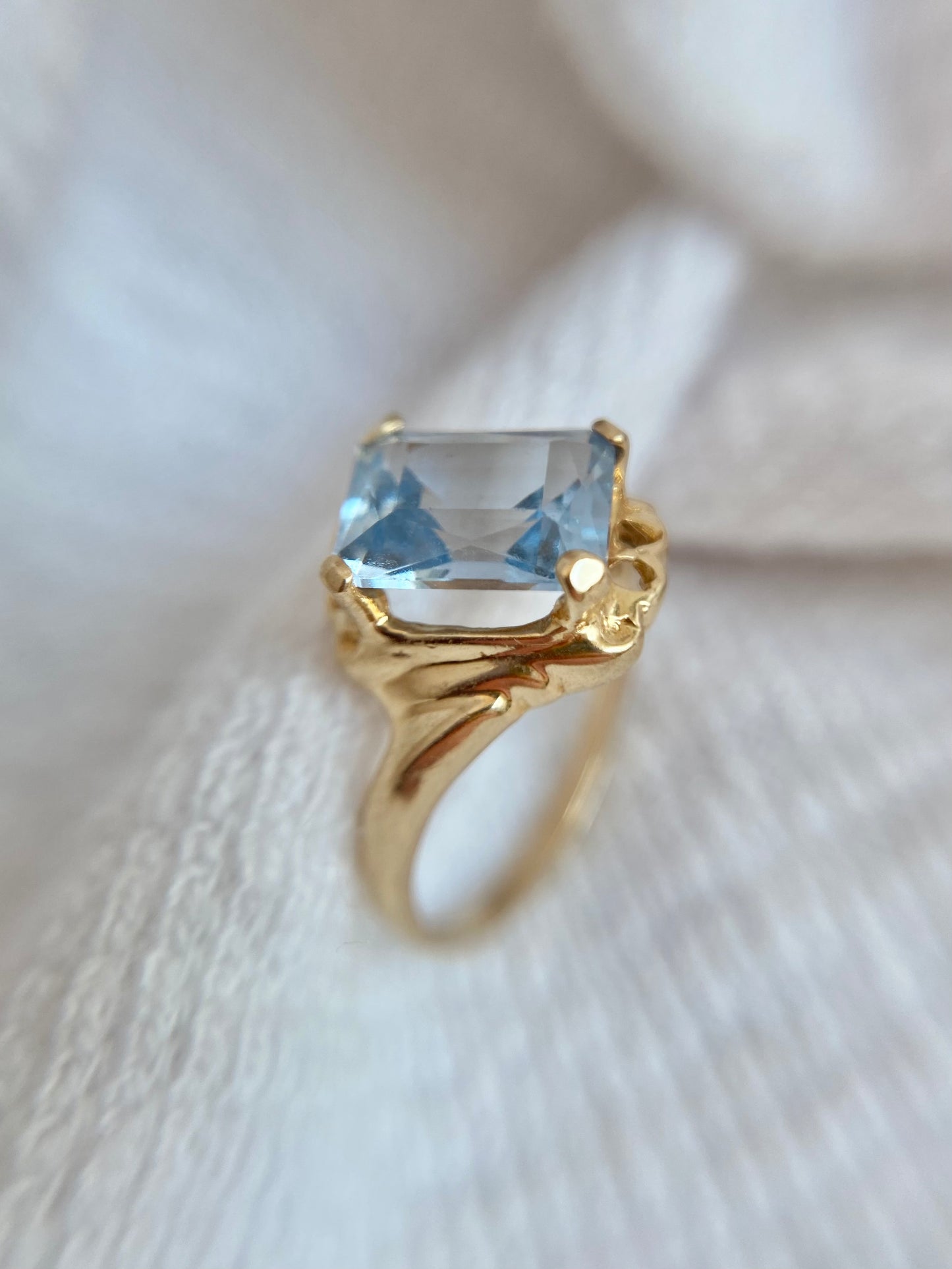 Preloved 14k Gold Aquamarine Solitaire Ring