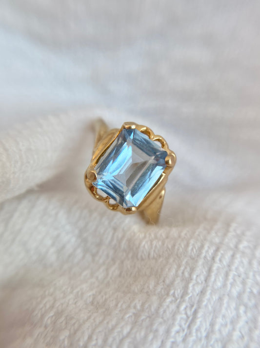 Preloved 14k Gold Aquamarine Solitaire Ring