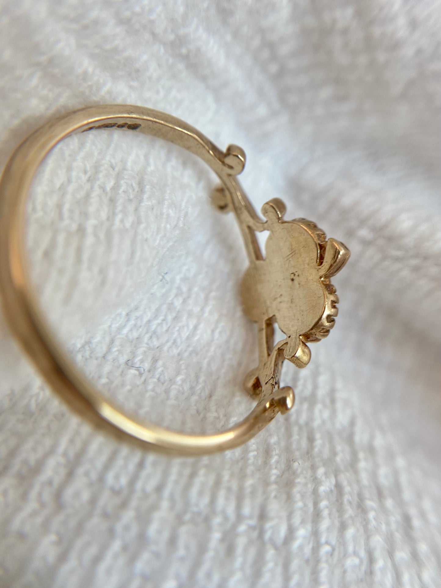 Vintage 9ct Gold Opal Clover Ring