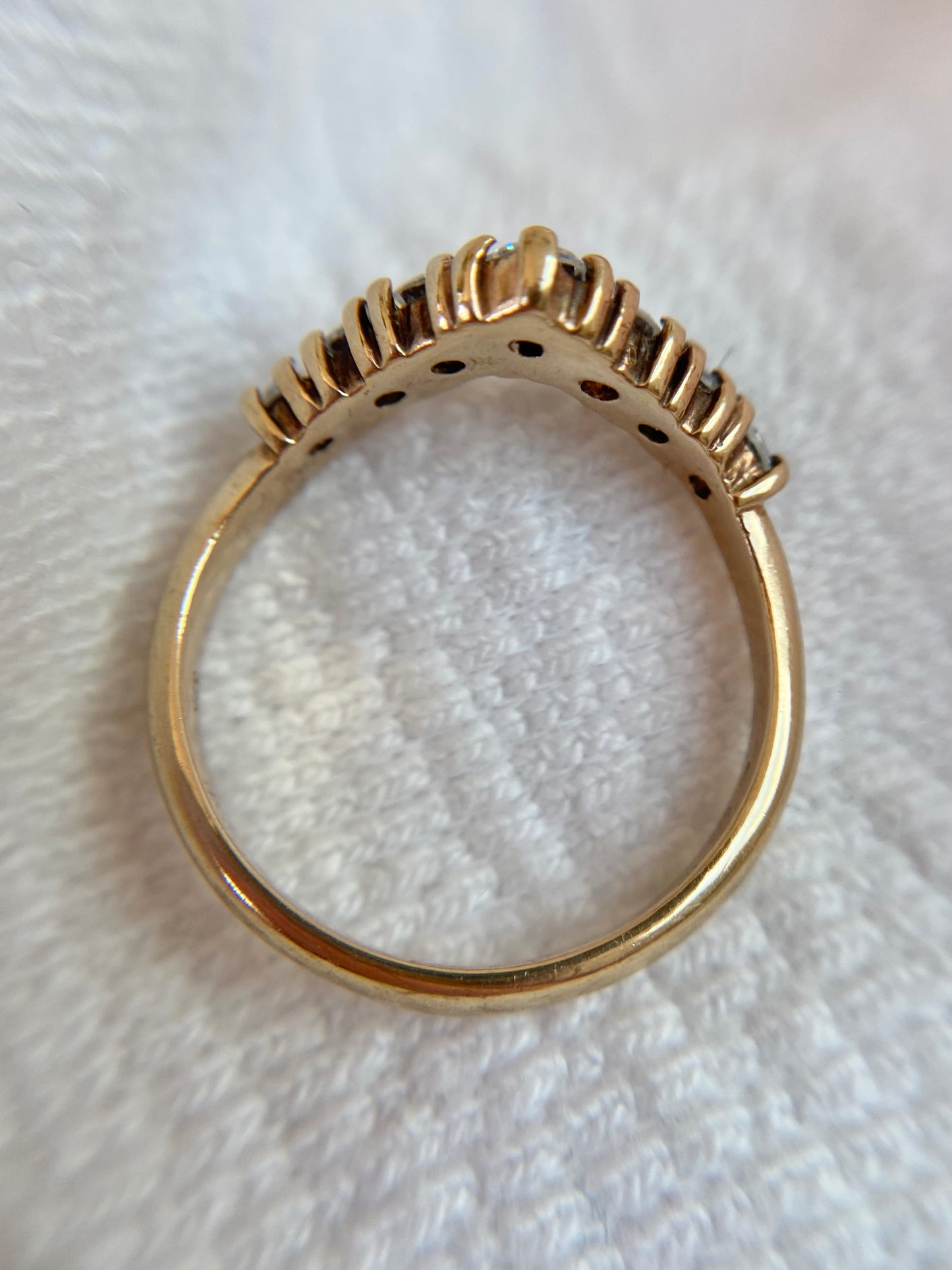 Vintage 9ct Gold CZ Wishbone Ring