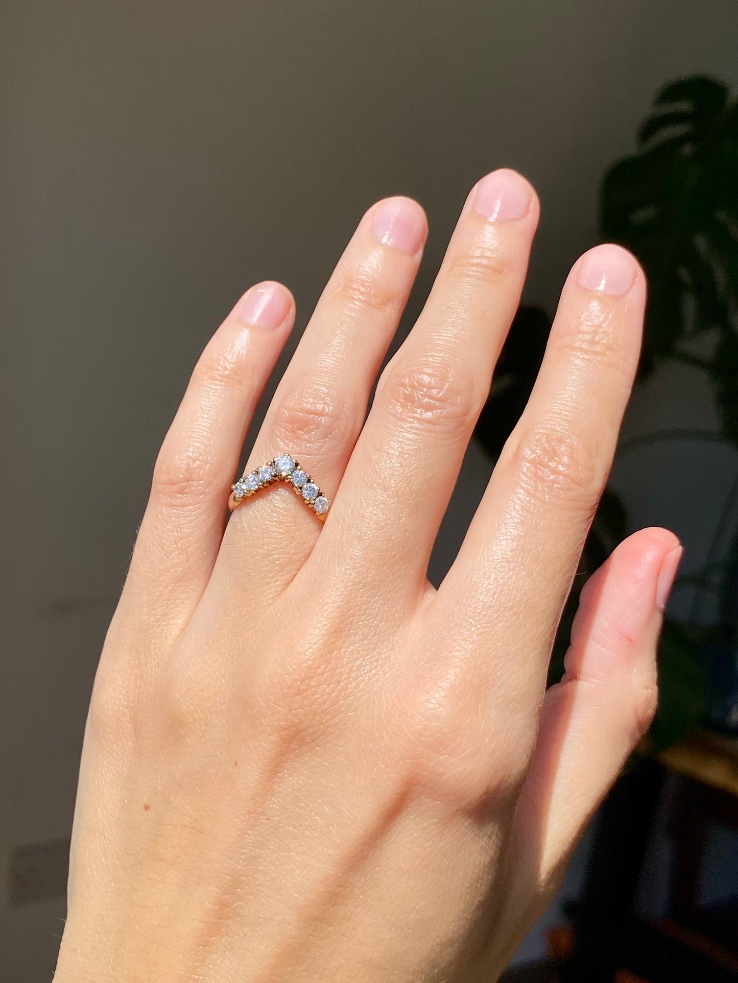 Vintage 9ct Gold CZ Wishbone Ring