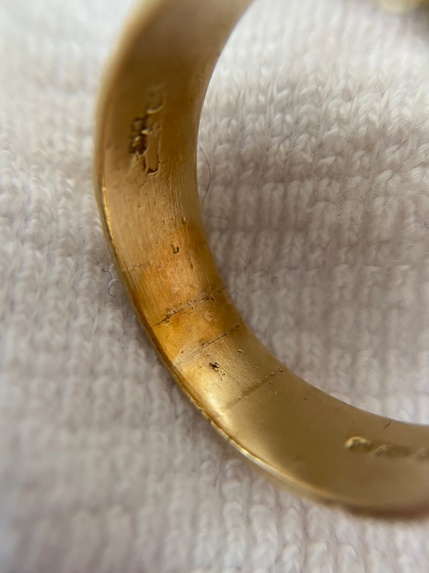 Vintage 9ct Gold Floral Buckle Ring