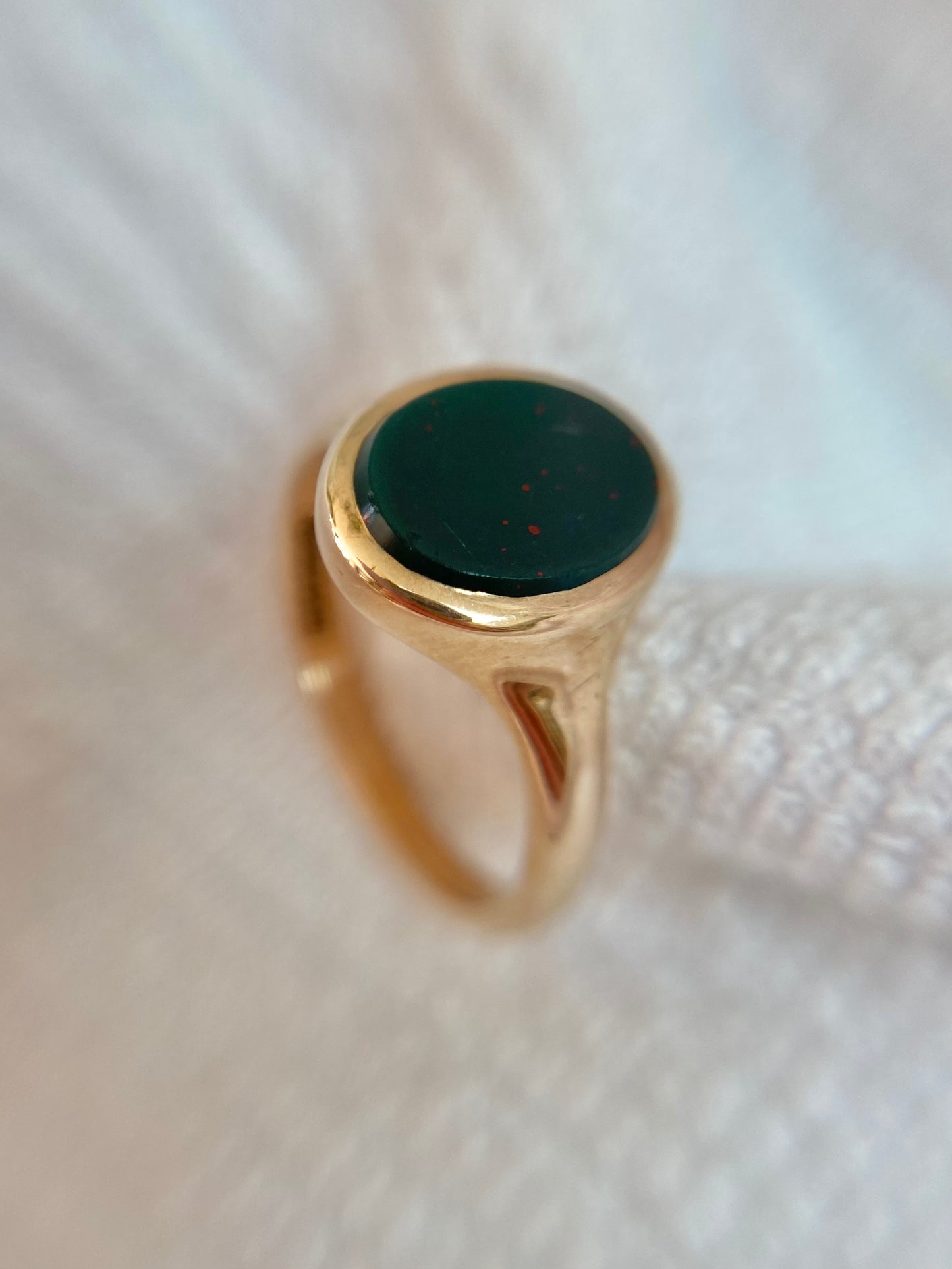 Vintage 9ct Gold Bloodstone Signet Ring