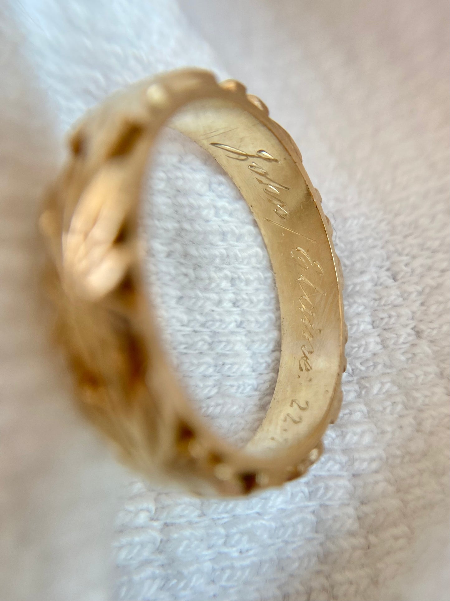 Vintage 9ct Gold 3D Floral Band Ring